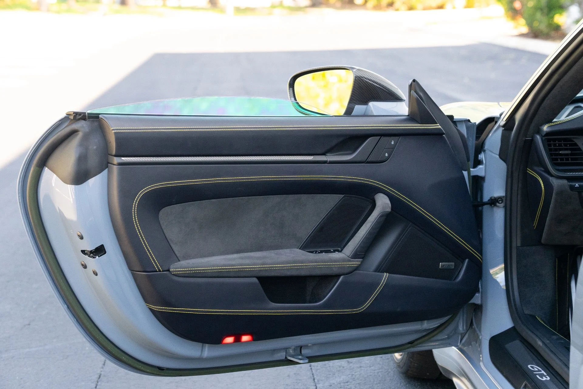 mph036_3498758092_Used_2023_Porsche_911_GT_3_1777402484_9e415e2e22