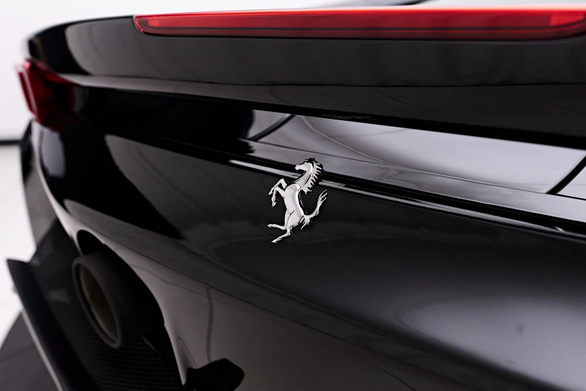 mph036_3499061482_Used_2024_Ferrari_SF_90_Spider_Base_1755223316_31422382ce