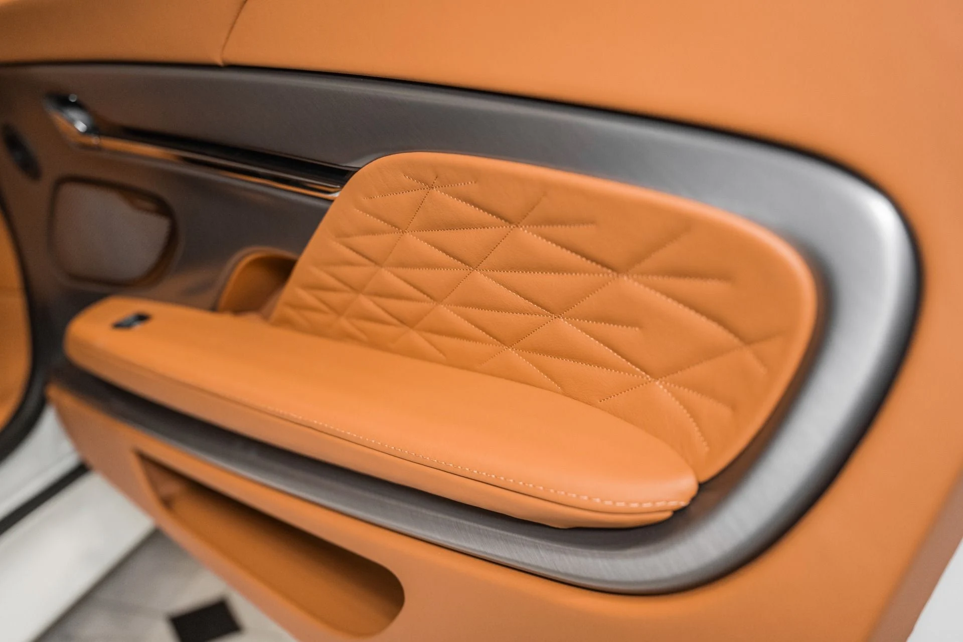 mph036_3511276650_Used_2024_Aston_Martin_DB_12_V8_COUPE_1784304834_1767887600