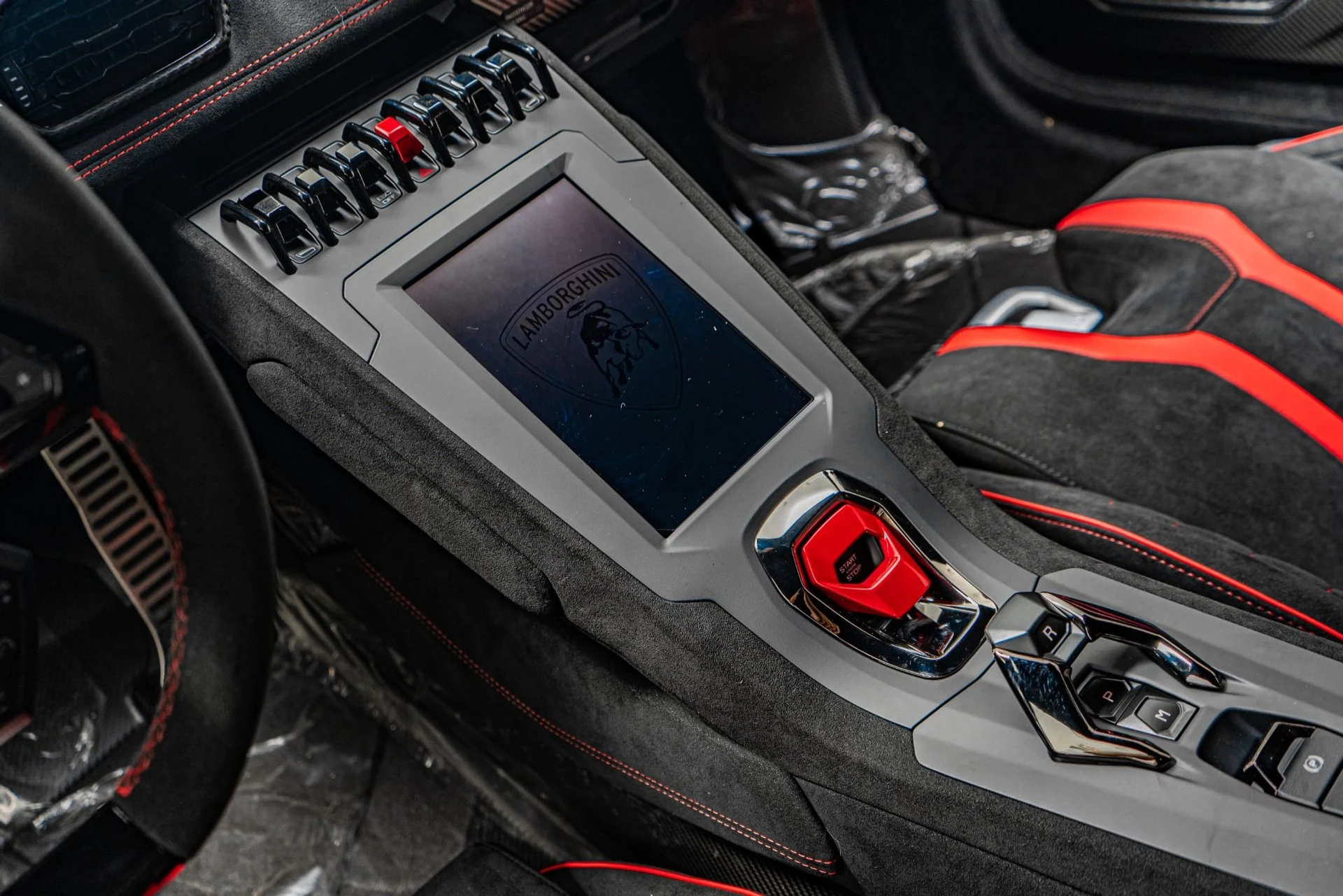 mph036_351946389_Used_2024_Lamborghini_Huracan_STJ_1757002928_c8a63af29f