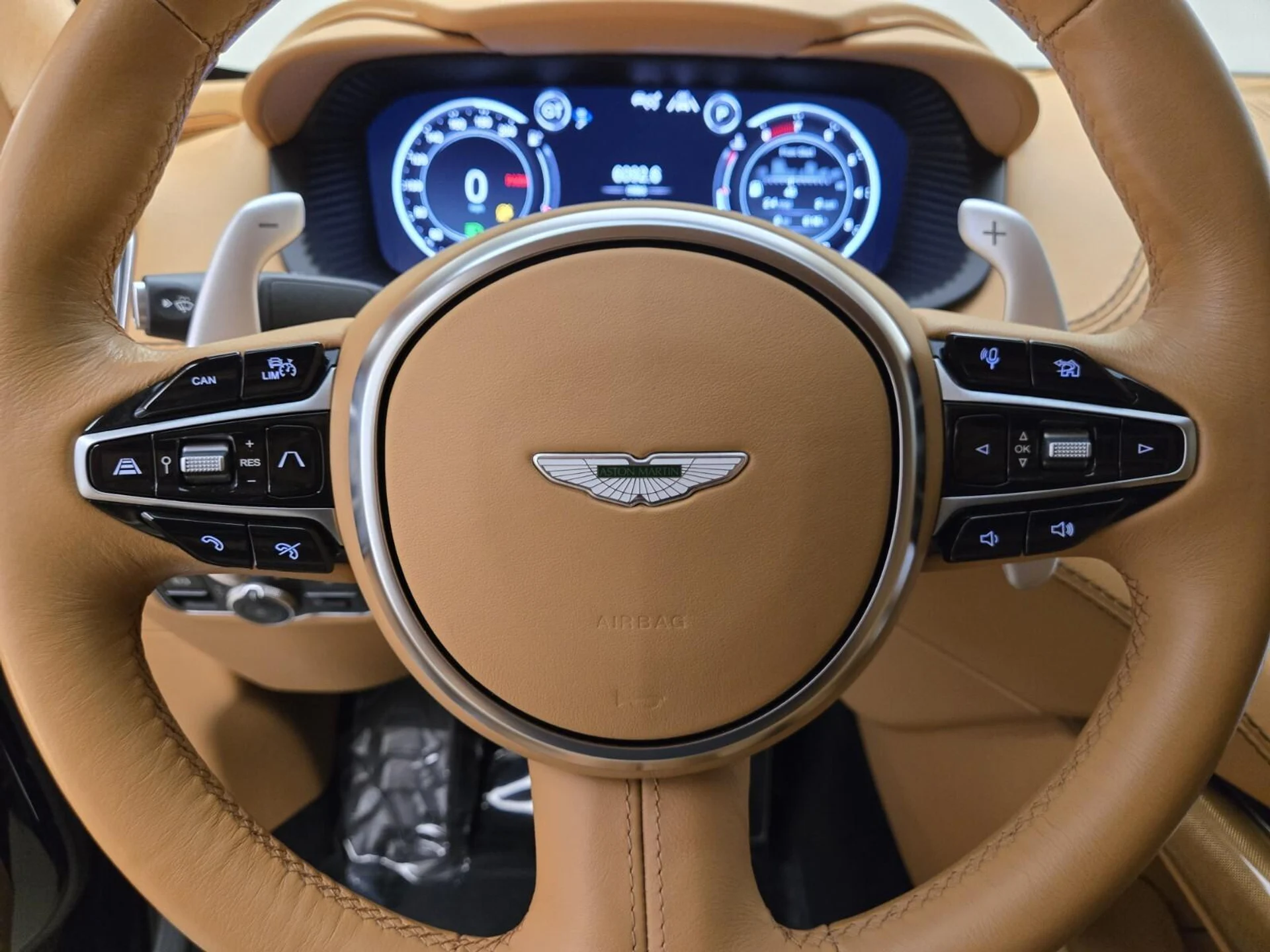 mph036_3521441882_Used_2021_Aston_Martin_DBX_1753164248_be8d00cfa2