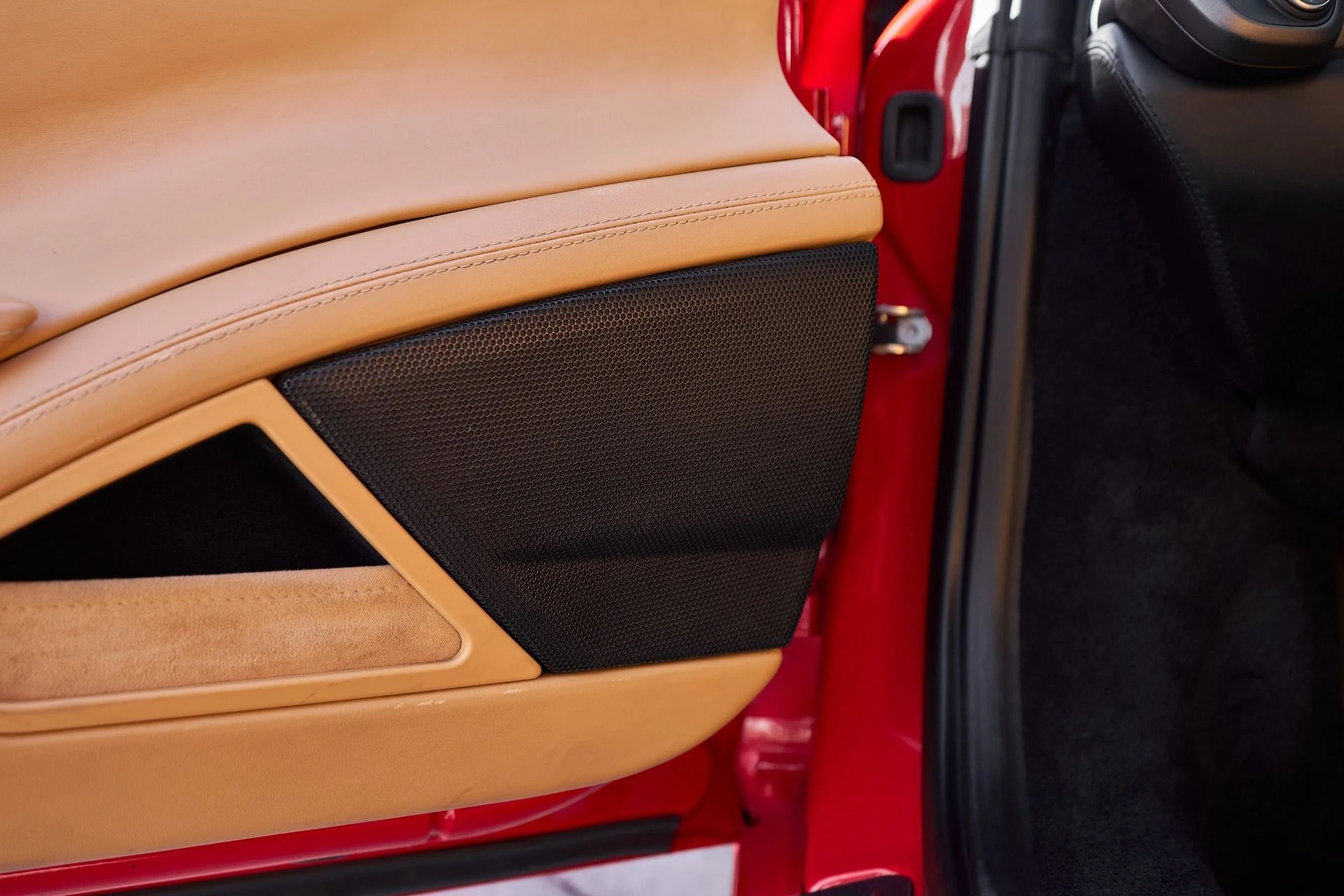 mph036_3522018752_Used_2013_Ferrari_458_Italia_Base_1764783146_d8d8e7d259