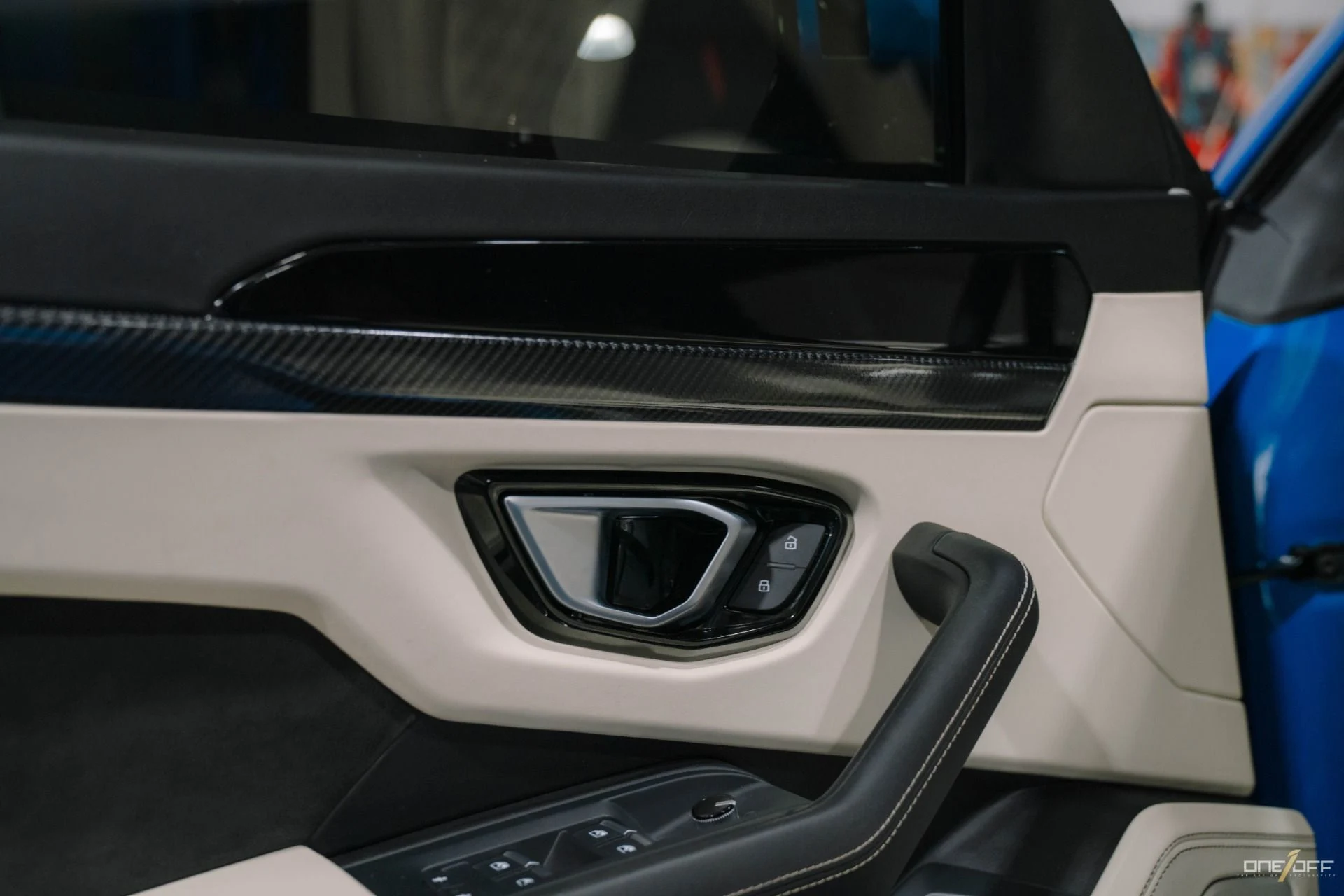 mph036_3536377172_Used_2019_Lamborghini_Urus_w_Advanced_B_O_Sound_Anrky_Wheels_White_Interior_1746587002_8f50410c78