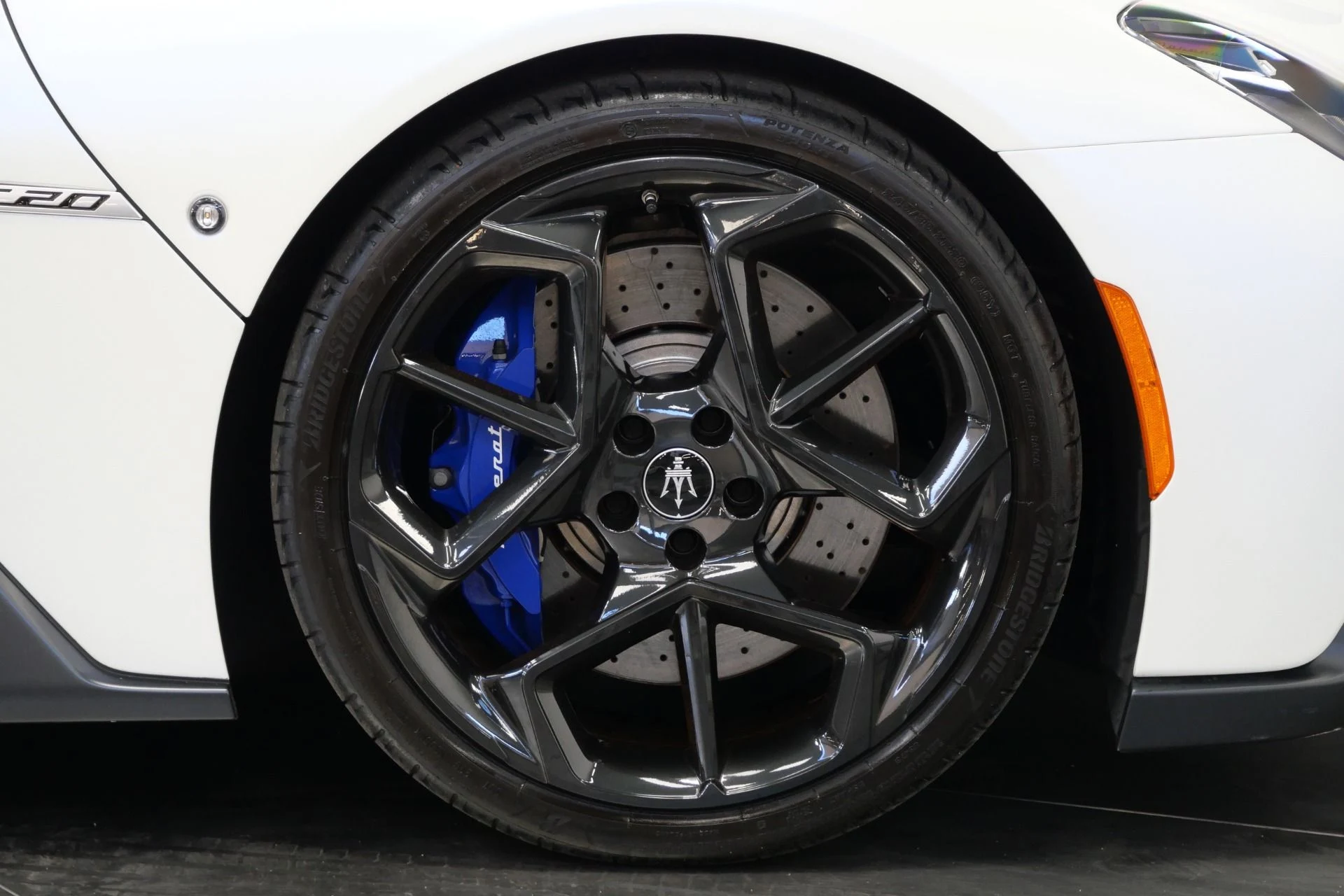 mph036_3560190802_Used_2023_Maserati_MC_20_Factory_Matte_Paint_Extended_Leather_and_Alcantara_Interior_1773426820_363db510ad