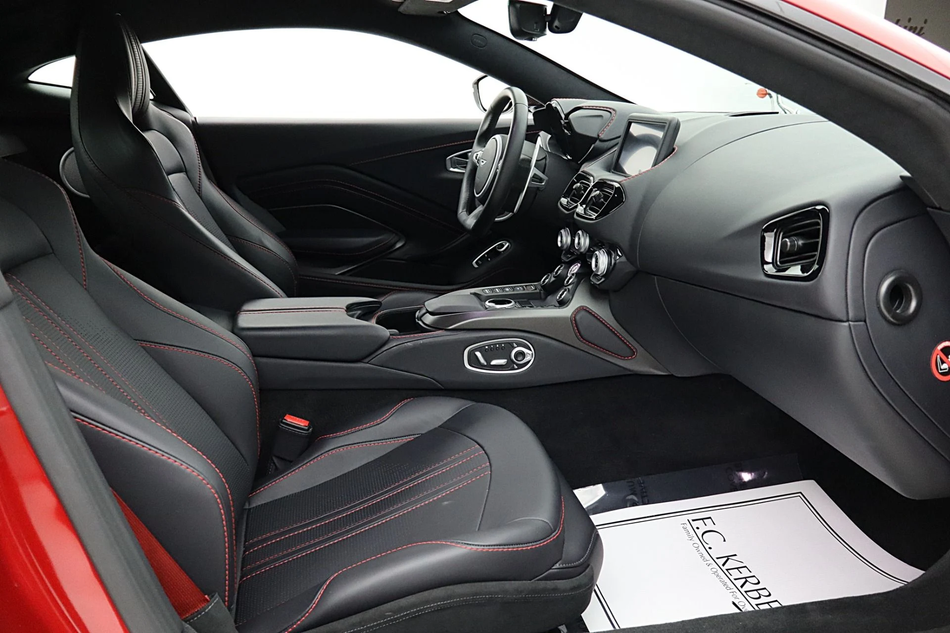 mph036_3562457443_Used_2023_Aston_Martin_Vantage_Coupe_169261c061