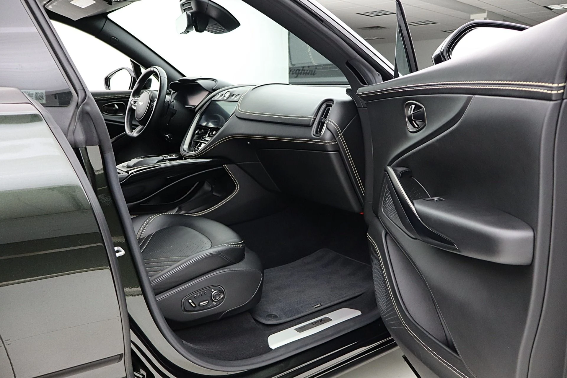 mph036_3562753017_Used_2021_Aston_Martin_DBX_cb3d6c695a