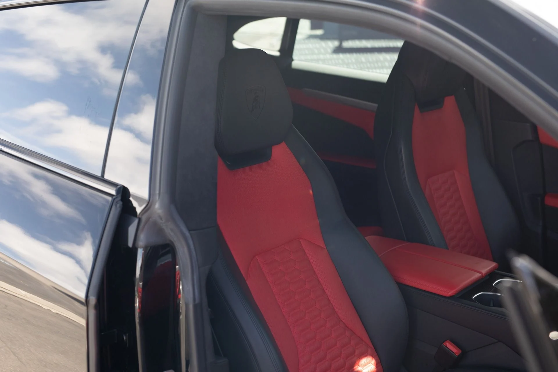 mph036_3566202136_Used_2020_Lamborghini_Urus_1739815989_265f5f6669