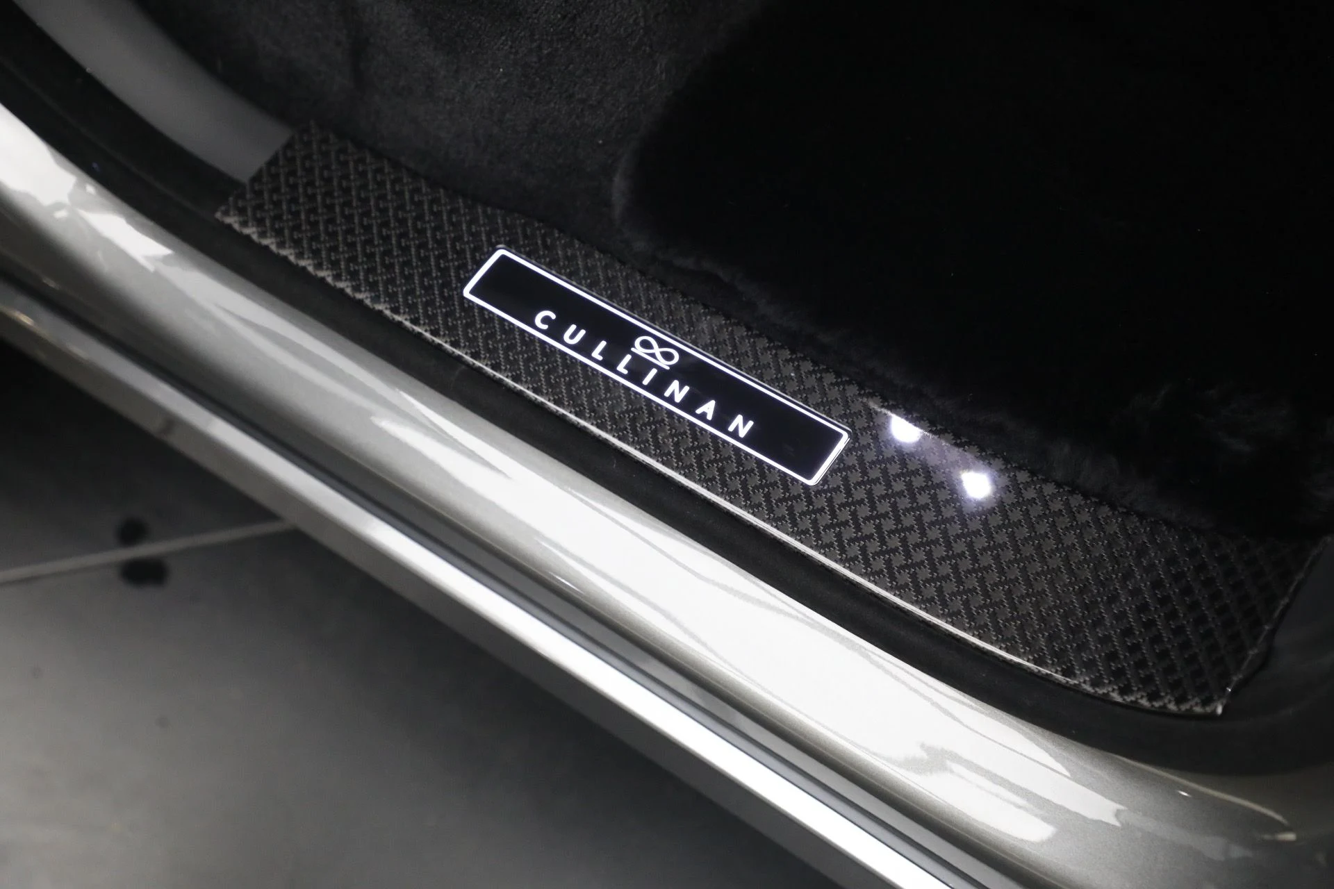 mph036_356937947_New_2027_Rolls_Royce_Black_Badge_Cullinan_8d16f43bd4