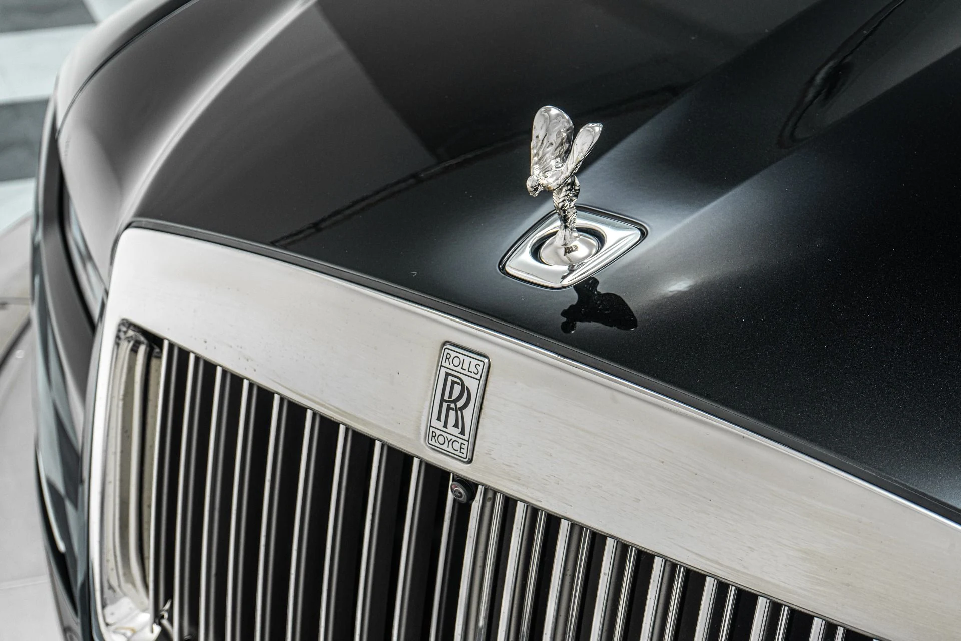 mph036_3569854572_Used_2022_Rolls_Royce_Ghost_The_Ghost_Package_Turquoise_Accents_Illuminated_Fascia_1774388734_0691ab1afe