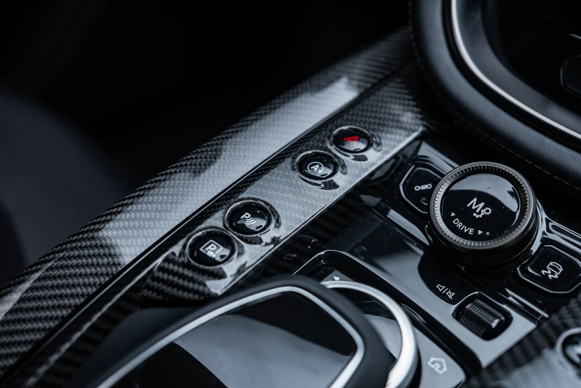 mph036_3573006979_Used_2023_Aston_Martin_DBX_707_1767147113_58565cddb2