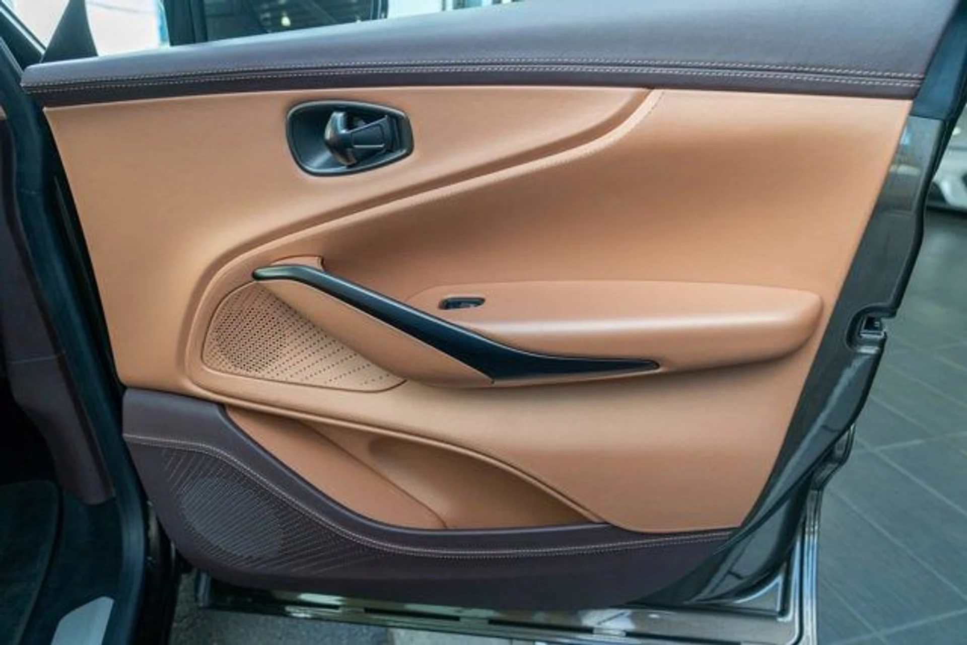 mph036_3590282471_37_637a7834d2