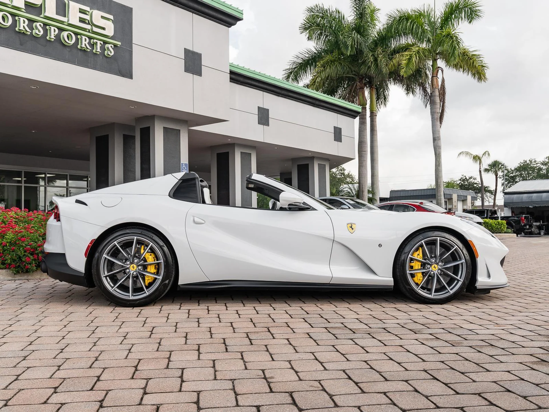 mph036_35907090_Used_2021_Ferrari_812_GTS_1779998622_bd2d42b354