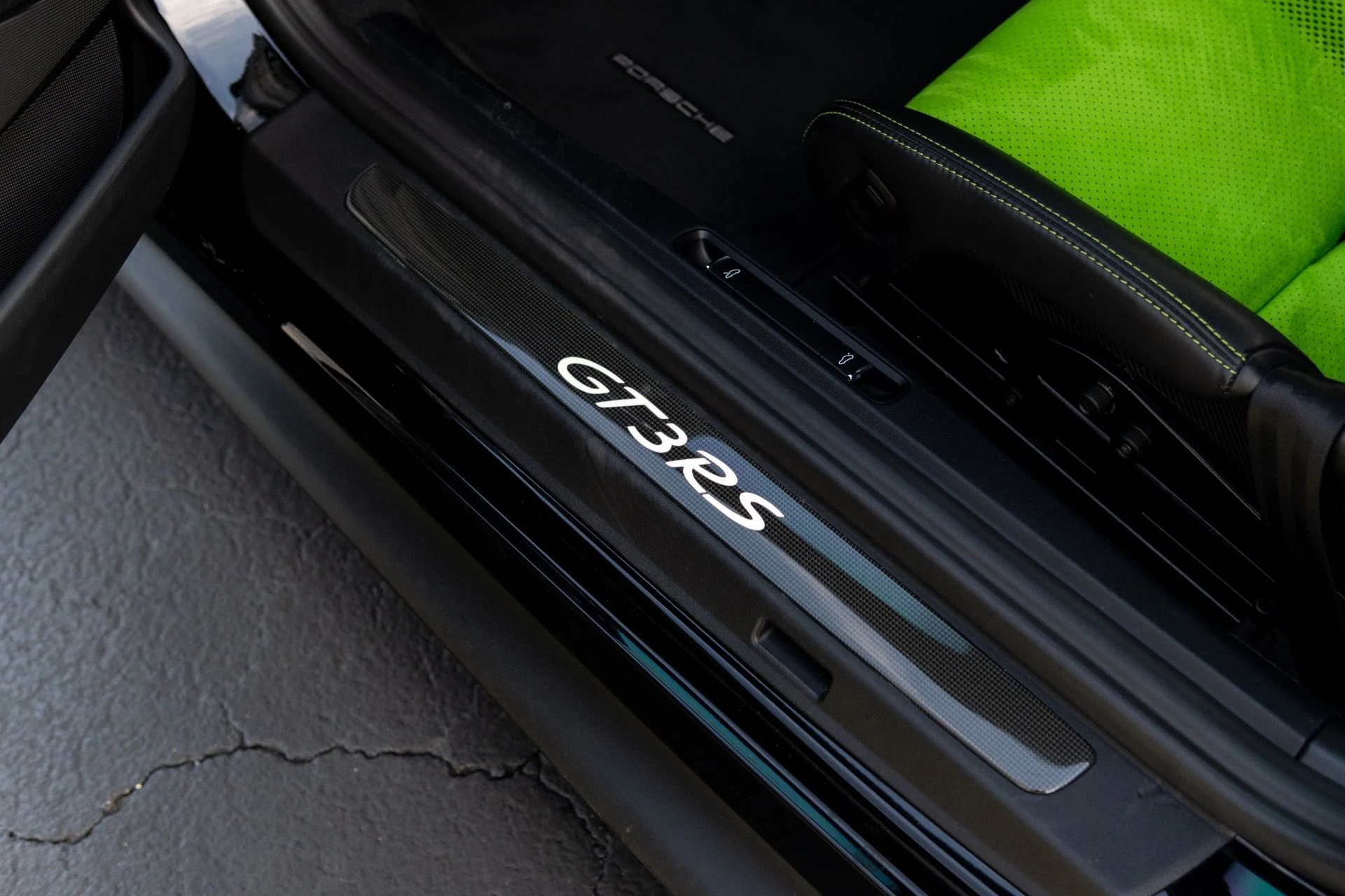 mph036_3594103648_Used_2019_Porsche_911_GT_3_RS_1765832694_fee5f60634