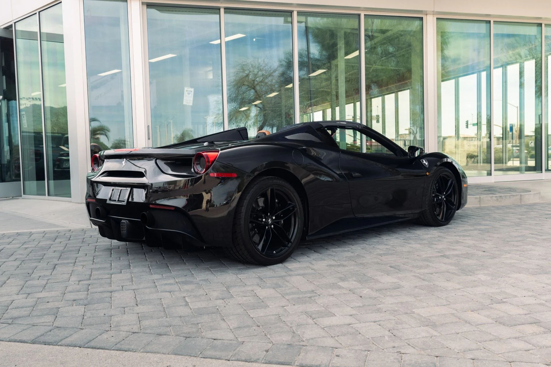 mph036_3594177927_Used_2018_Ferrari_488_Spider_1771975835_a52f4b4aa1