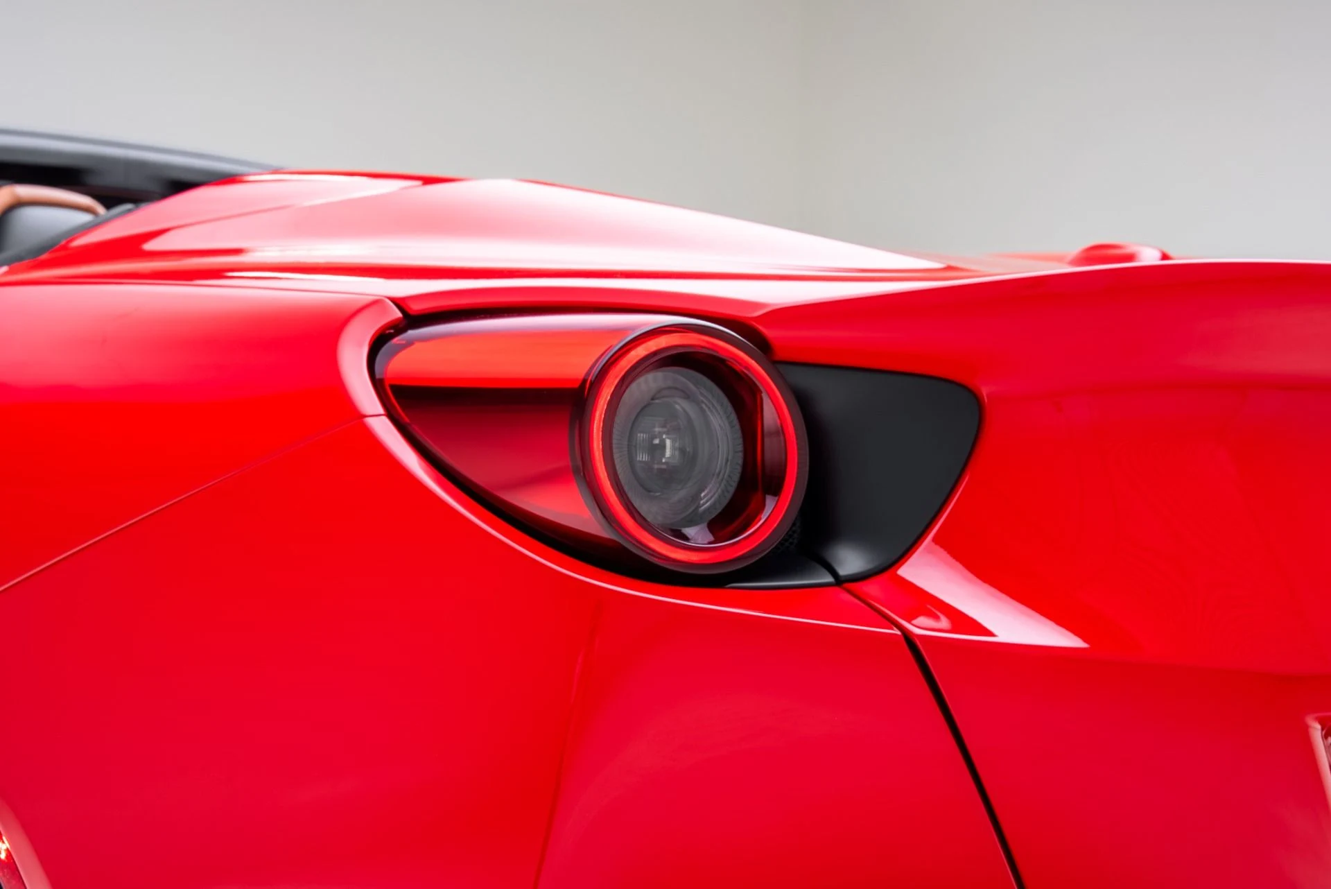 mph036_3609767127_Used_2020_Ferrari_Portofino_1772051589_4c8421993d