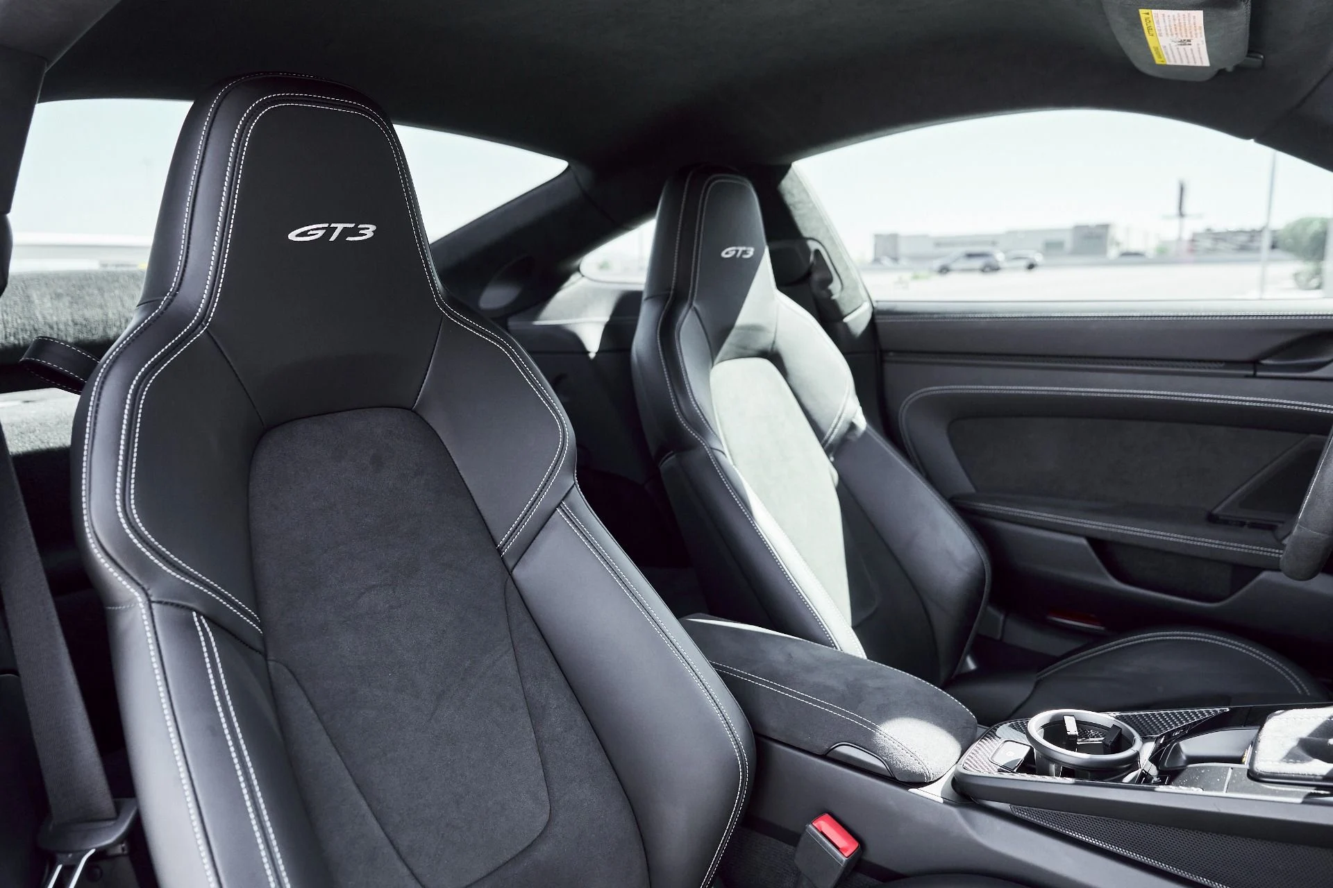 mph036_3615921986_Used_2022_Porsche_911_GT_3_1773348918_7fed3507ad