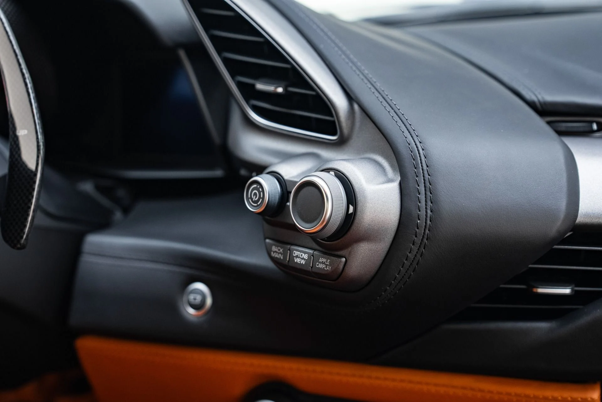 mph036_3616050013_Used_2018_Ferrari_488_GTB_1767046260_2b3ab536cc