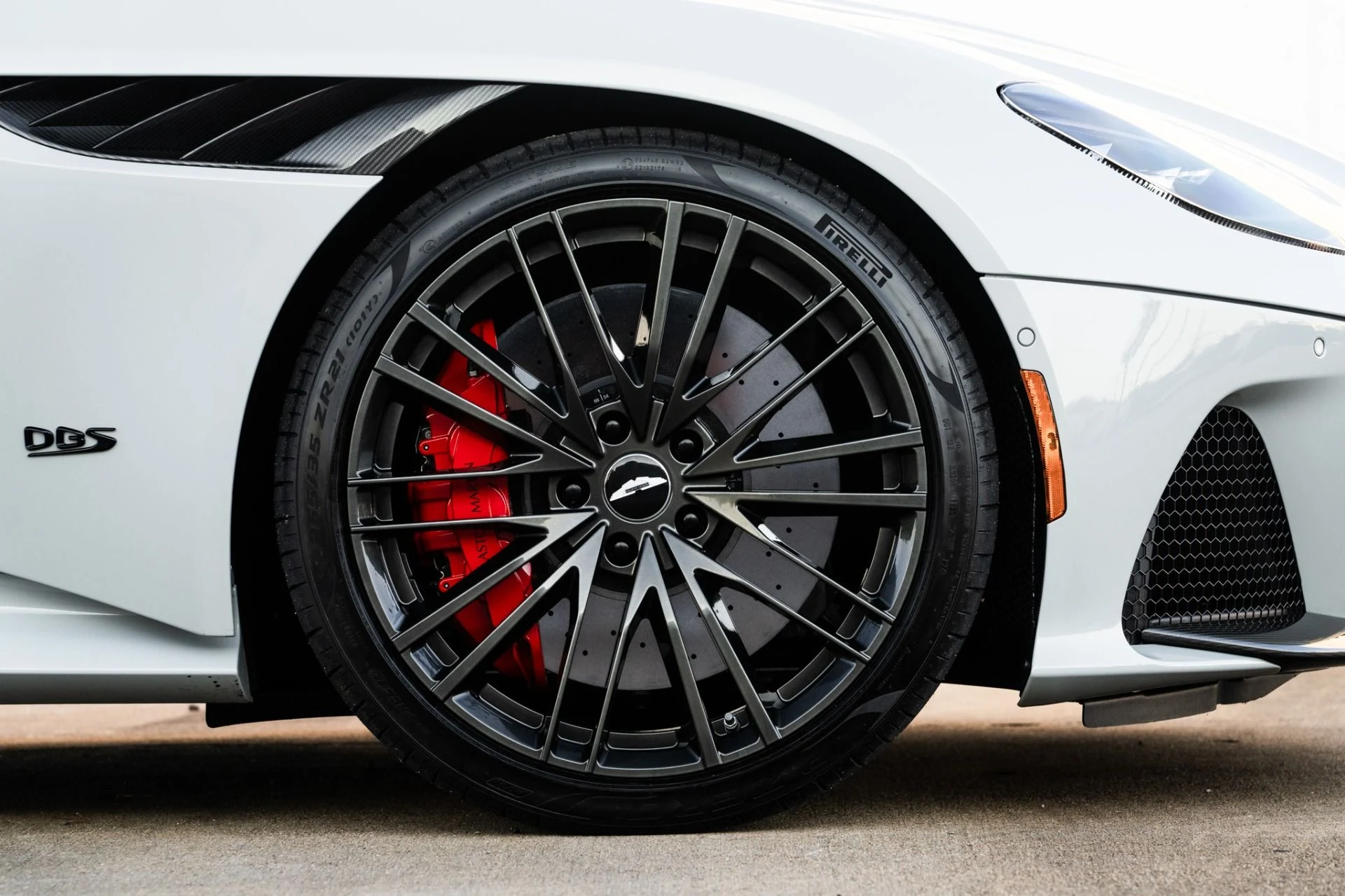 mph036_3622298726_Used_2023_Aston_Martin_DBS_Volante_1756217476_49a01ca053