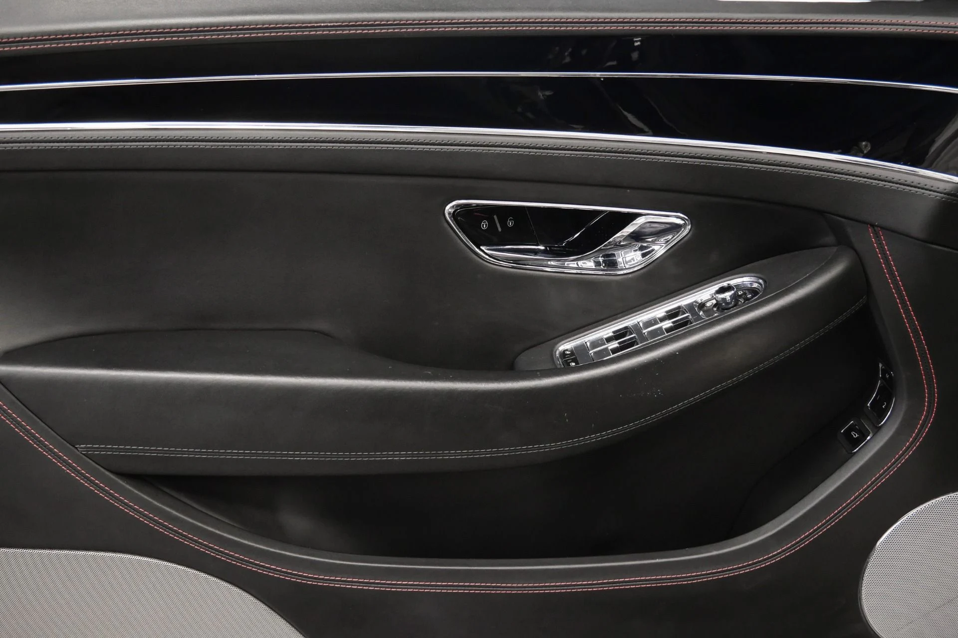 mph036_3624533854_Used_2020_Bentley_Continental_GTC_V8_Blackline_Specification_Front_Seat_Comfort_Specification_1768247283_29fbdde04e