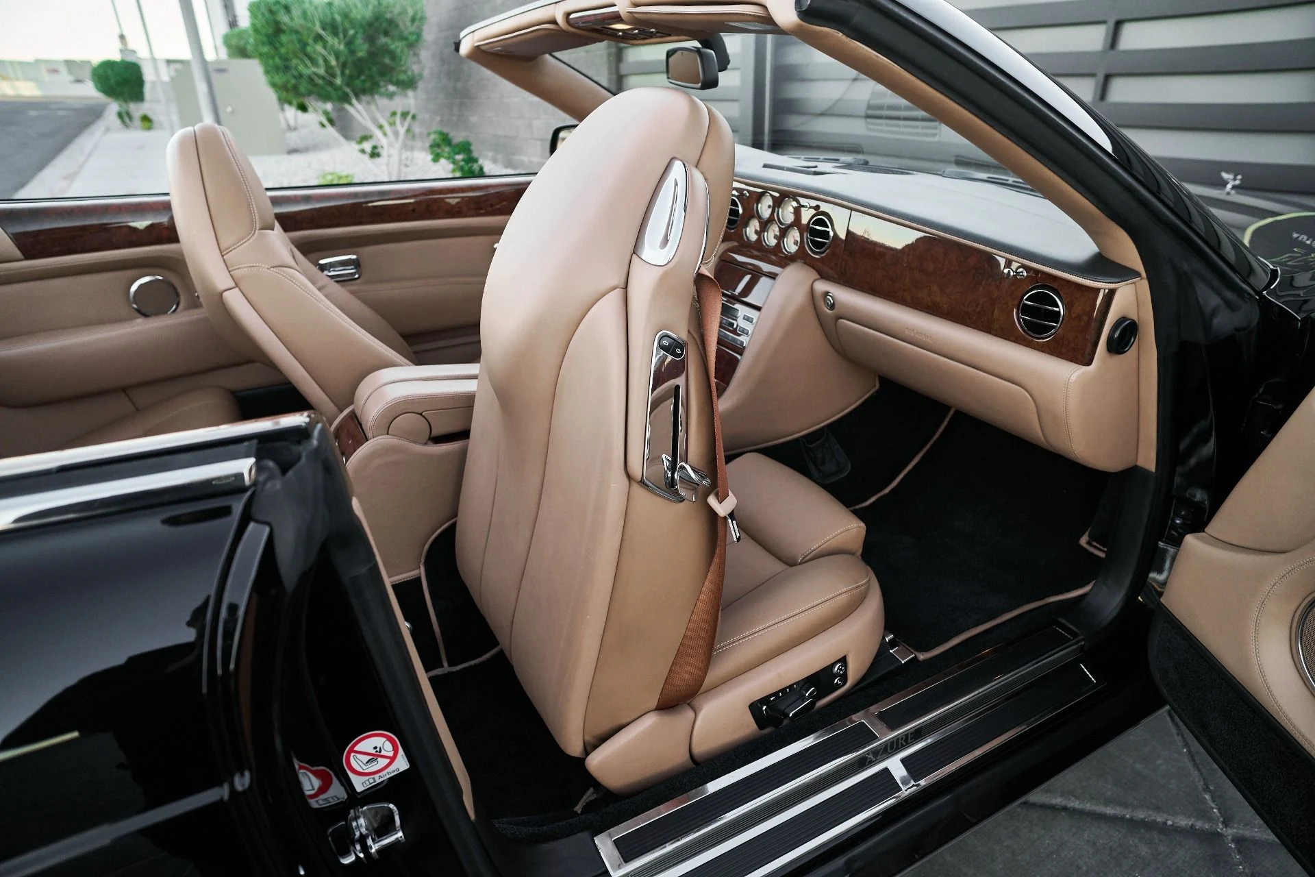 mph036_3625423099_Used_2009_Bentley_Azure_Base_1765906180_500d6fea8c