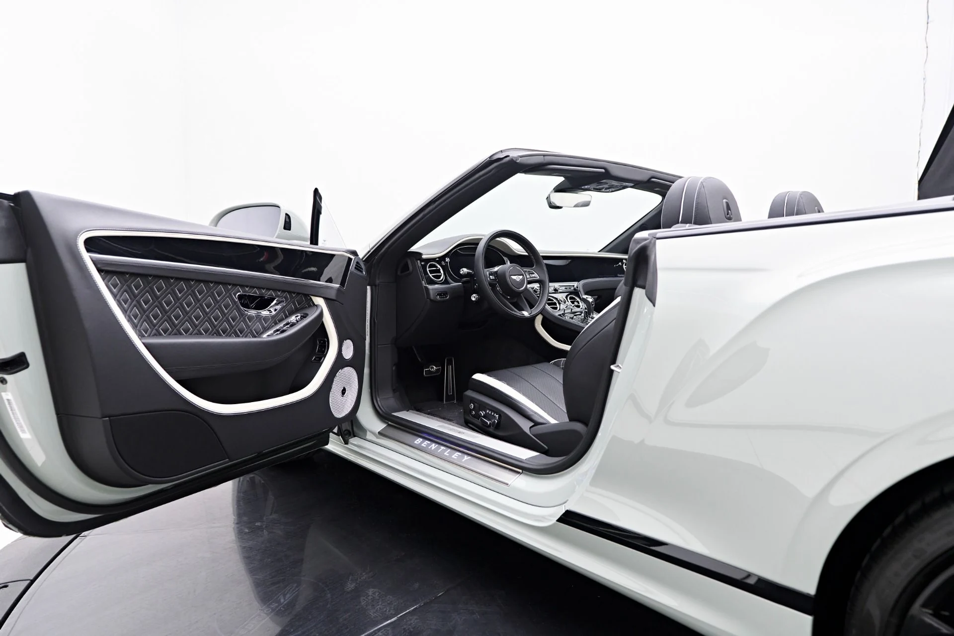 mph036_3630623391_Used_2024_Bentley_Continental_GT_Speed_1758316072_878720a887