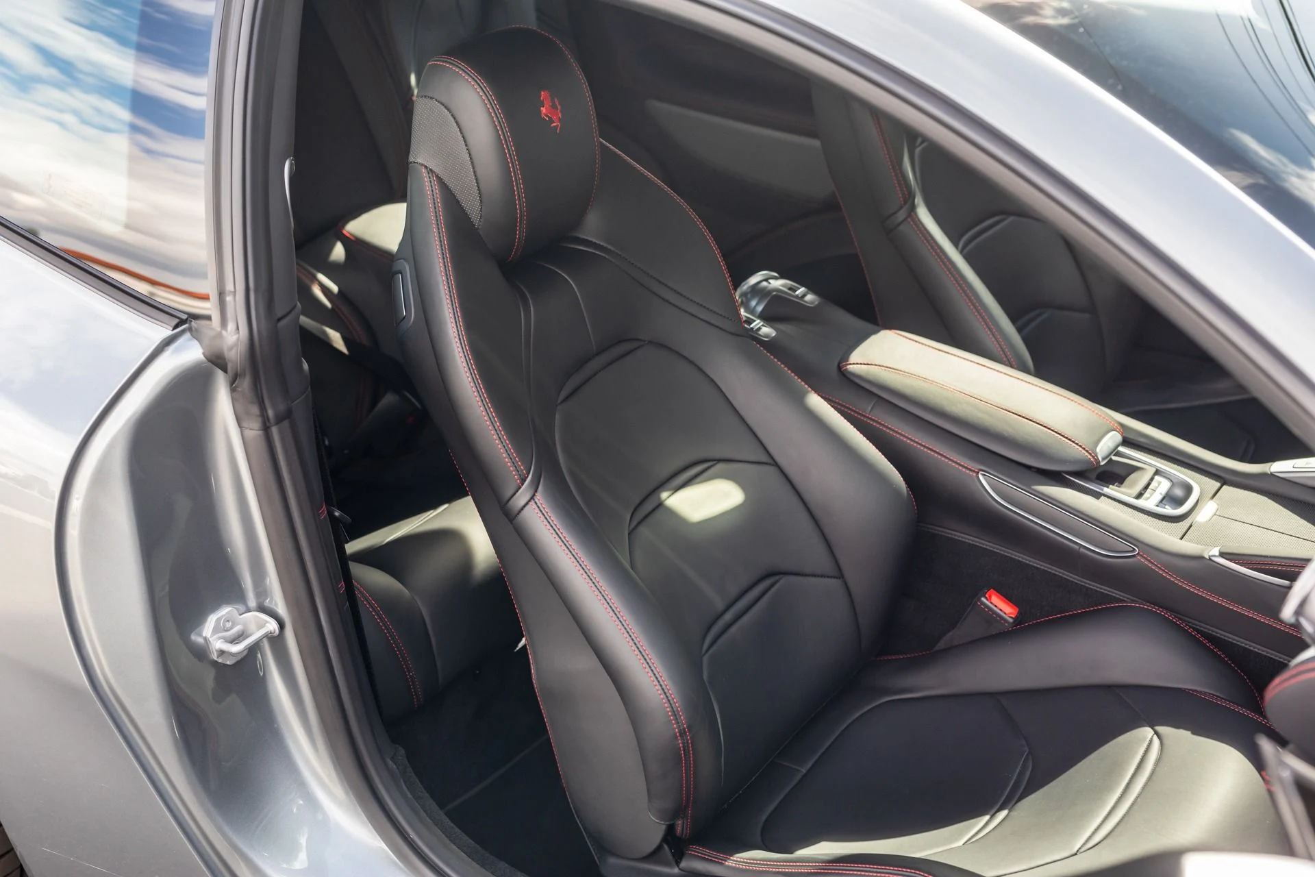 mph036_3648427604_Used_2018_Ferrari_GTC_4_Lusso_T_1701305217_dbbc65b759