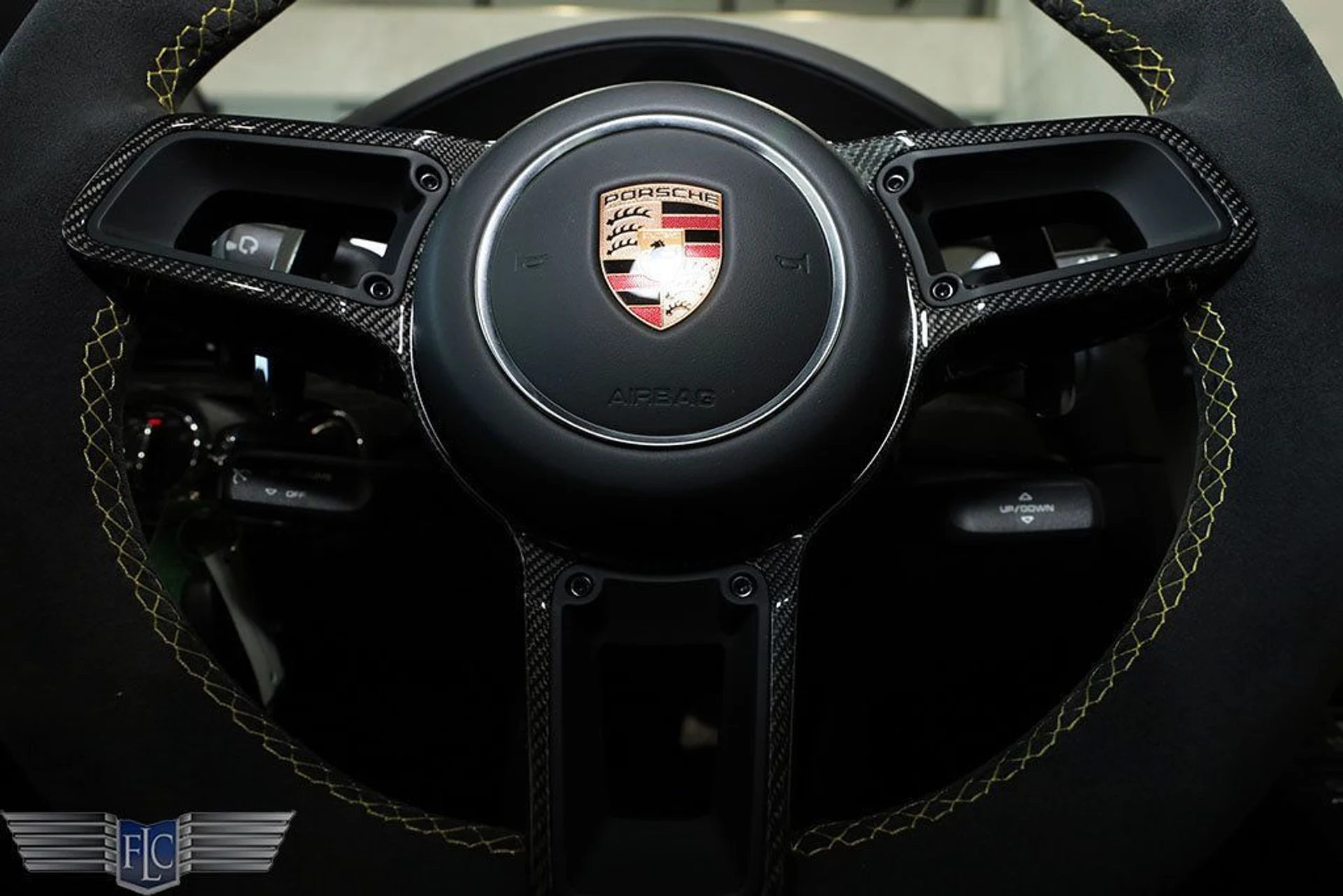 mph036_3651555463_used_2018_porsche_911_gt2rs_9689_22985277_37_1024_66e2ec33ae