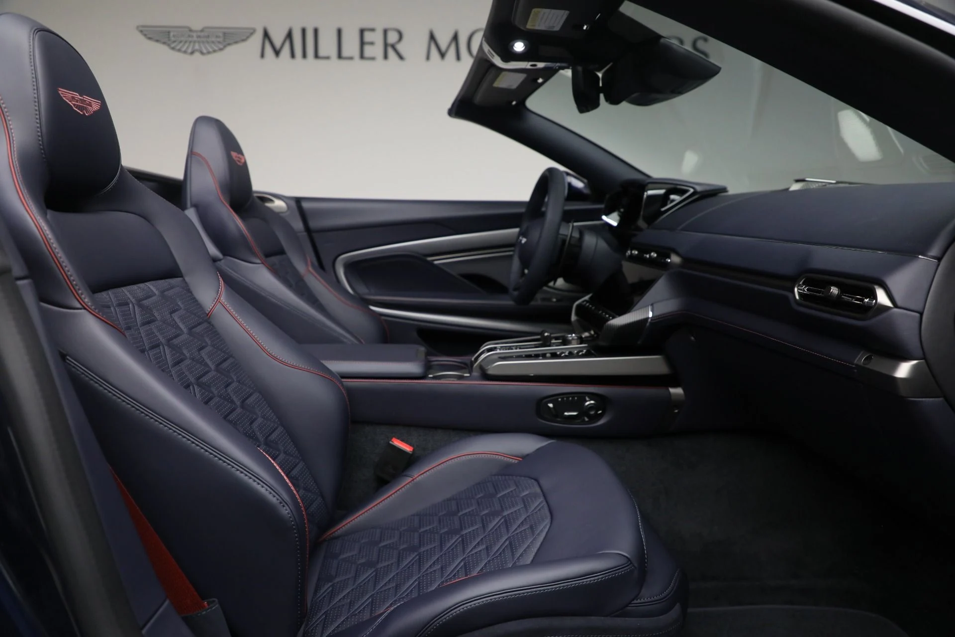 mph036_3654511870_New_2026_Aston_Martin_Vanquish_Volante_1762784364_7e7b20fbee