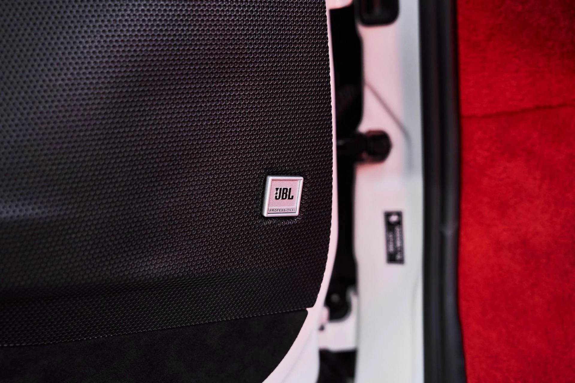 mph036_3656680662_Used_2025_Ferrari_SF_90_Spider_Base_1776876593_f6bfe17495