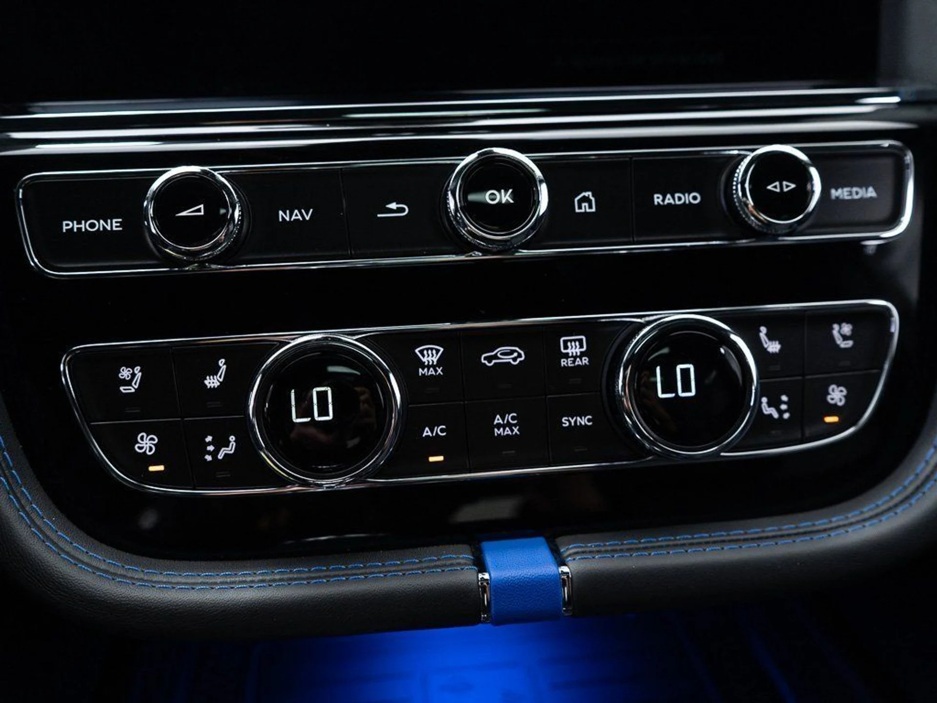 mph036_3675790394_66e427639b7e40f4725e74b3c40ce3ac_3e28498b53