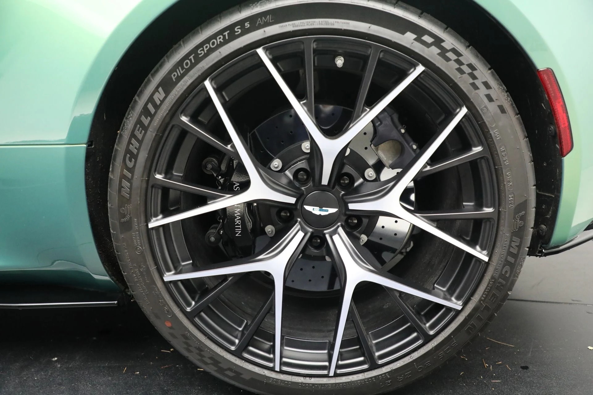 mph036_367750170_New_2025_Aston_Martin_DB_12_Volante_9aac938598