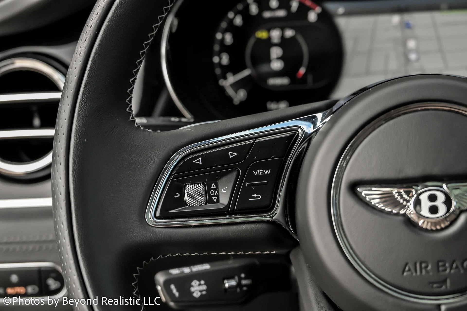 mph036_3683663812_Used_2024_Bentley_Bentayga_Hybrid_1759997568_98c92d71a3