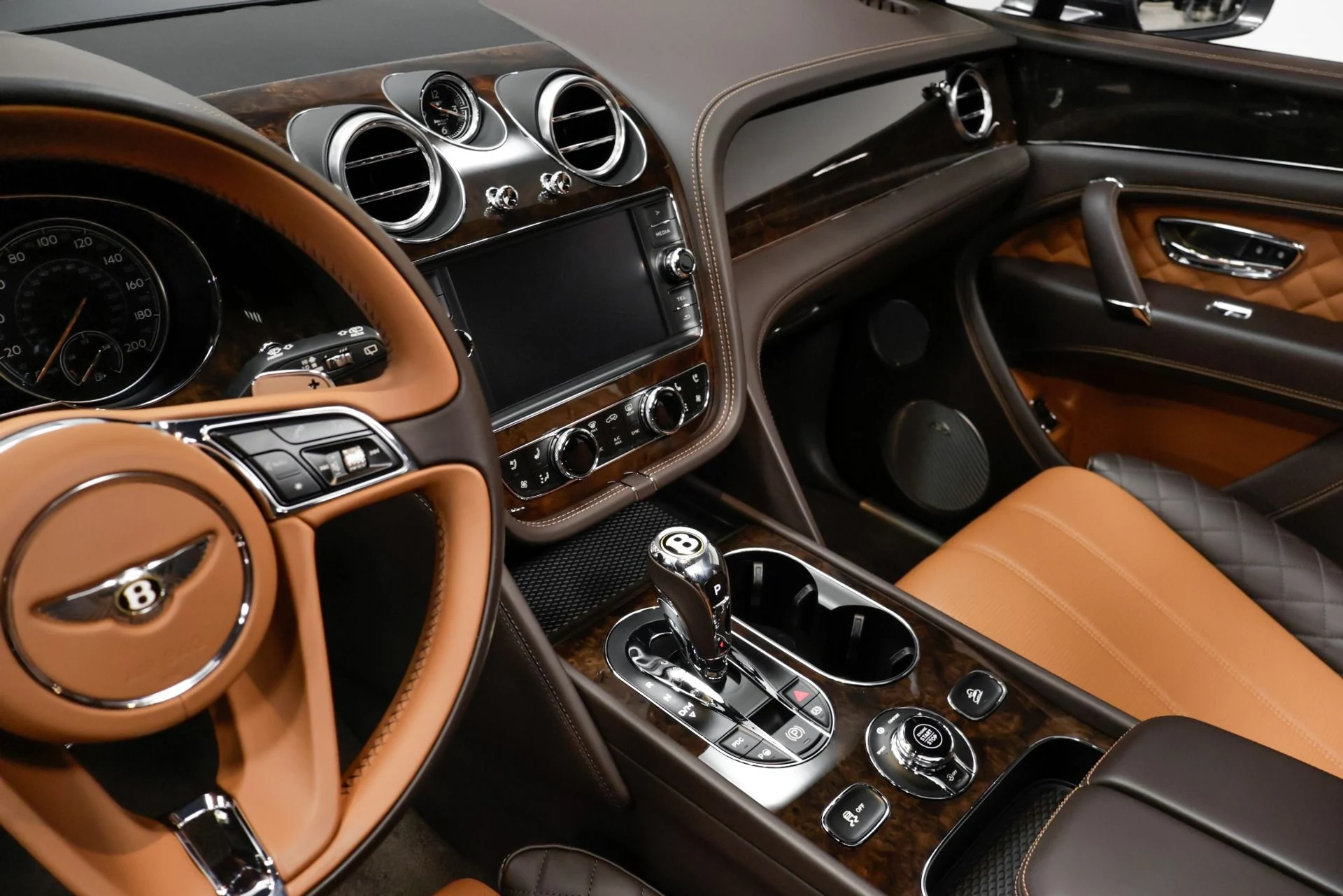 mph036_368380441_Used_2020_Bentley_Bentayga_V8_1761664862_0cef67fda6