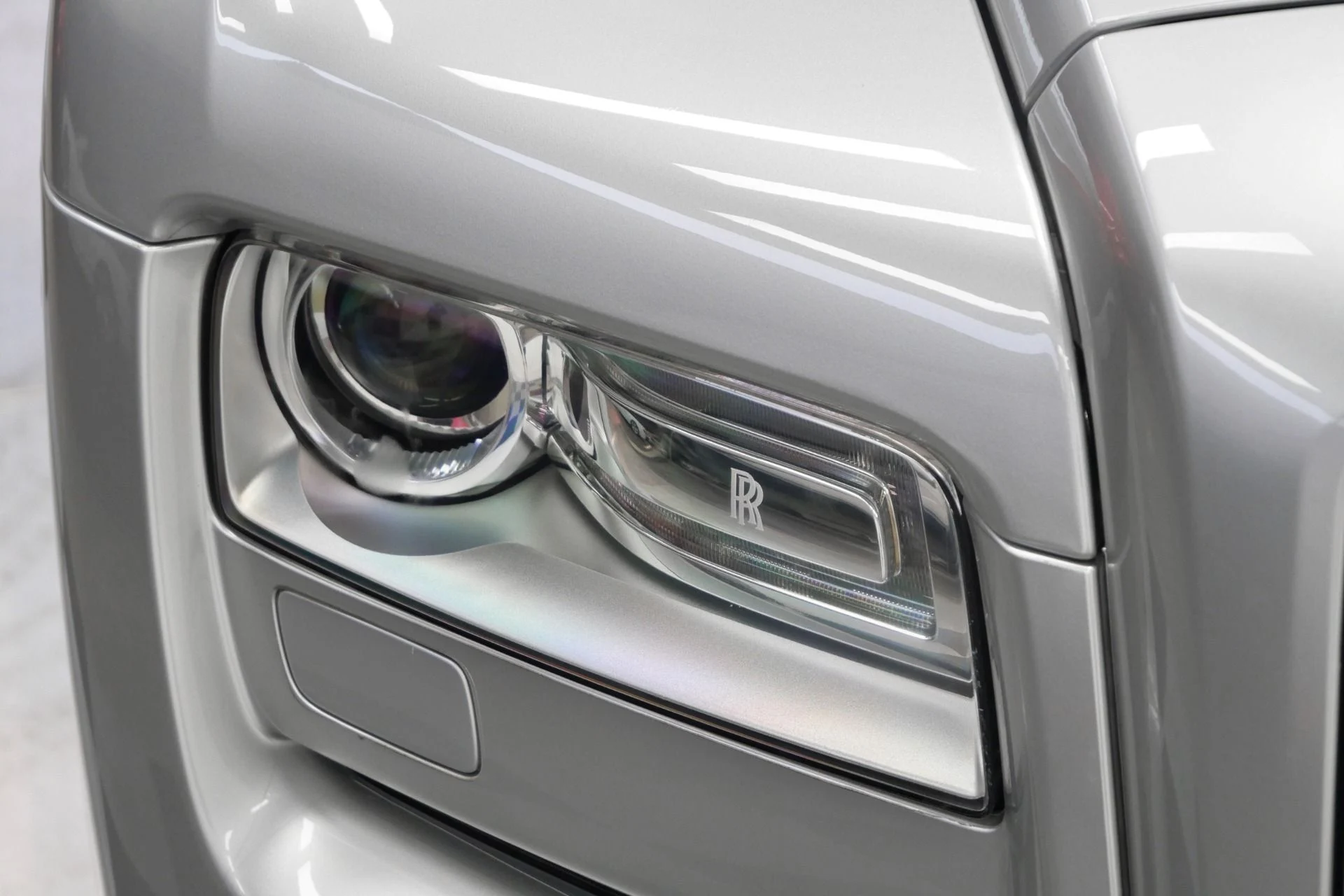 mph036_3690954179_Used_2013_Rolls_Royce_Ghost_Rear_Seat_Entertainment_Picnic_Tables_V12_Power_1766770444_1964101cce