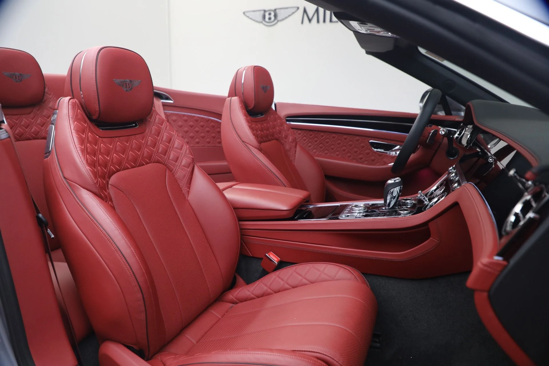 mph036_369343953_Used_2022_Bentley_Continental_GTC_V8_1784133777_dbb65e890e