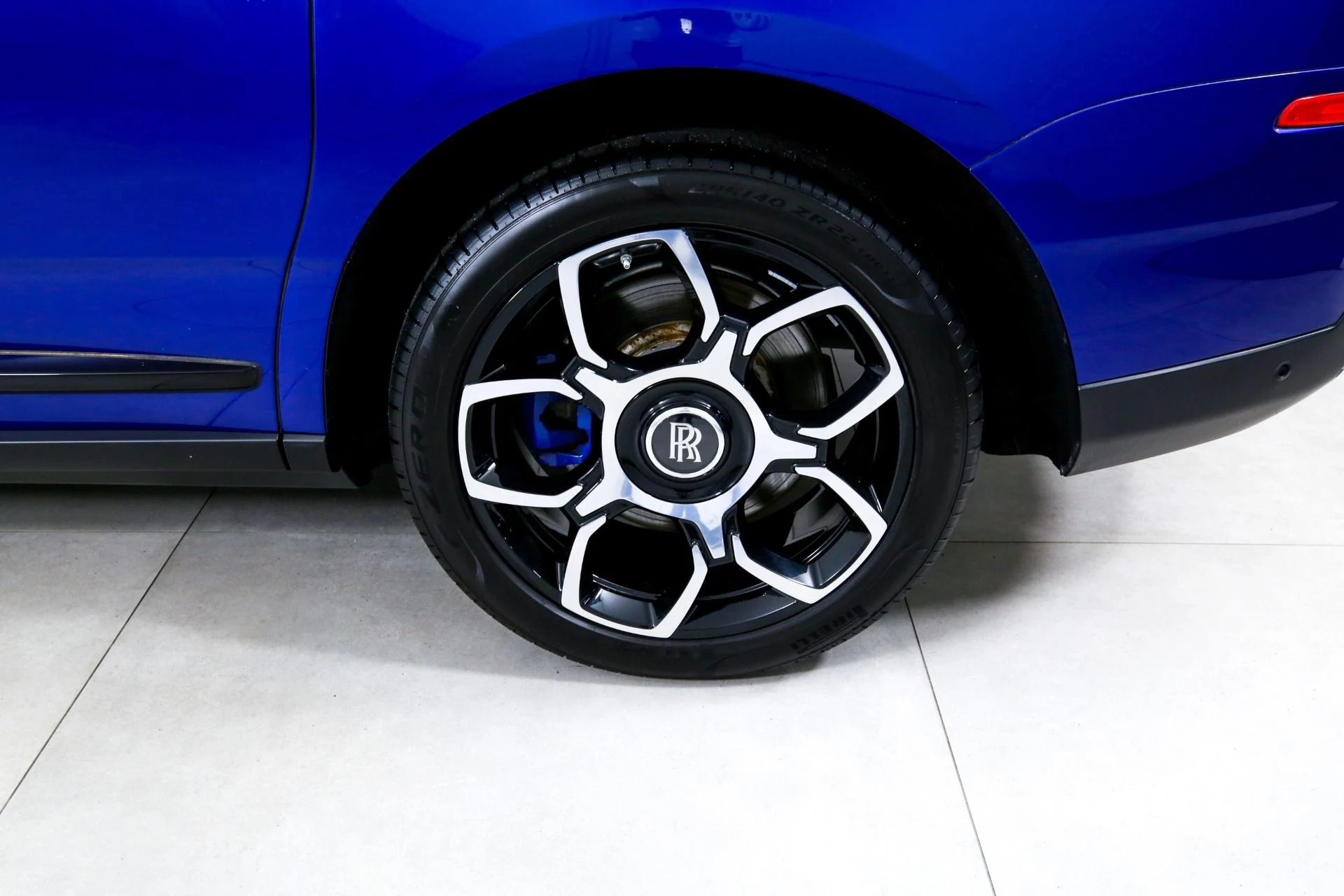 mph036_3694190029_Used_2021_Rolls_Royce_Black_Badge_Cullinan_1768490546_77266b39fe