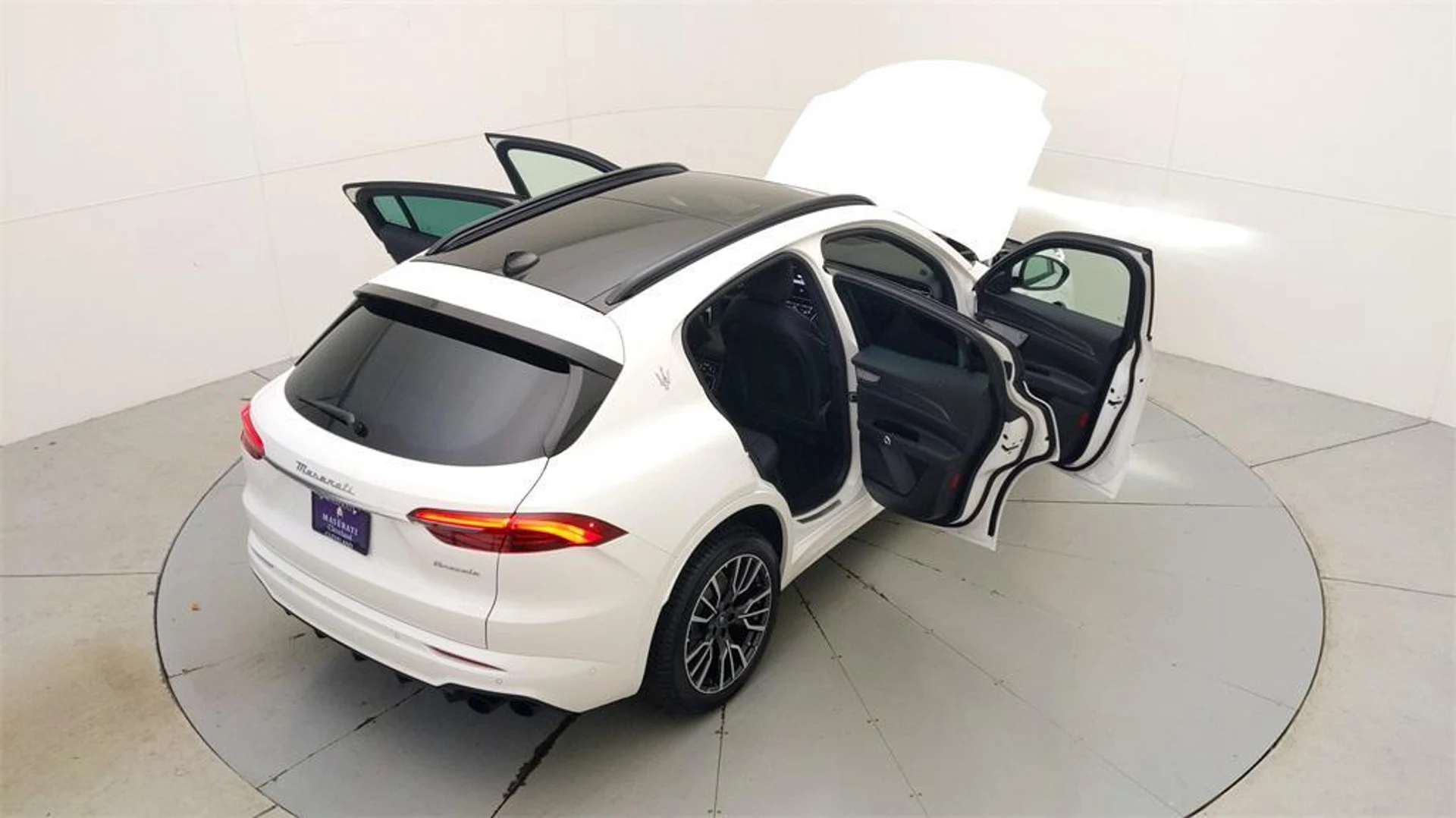 mph036_3700923023_VYR_1_RA_Lq_E_Um_Tl_Icyu_Eqjnb_Fv_G_Yg_660c28b5b5