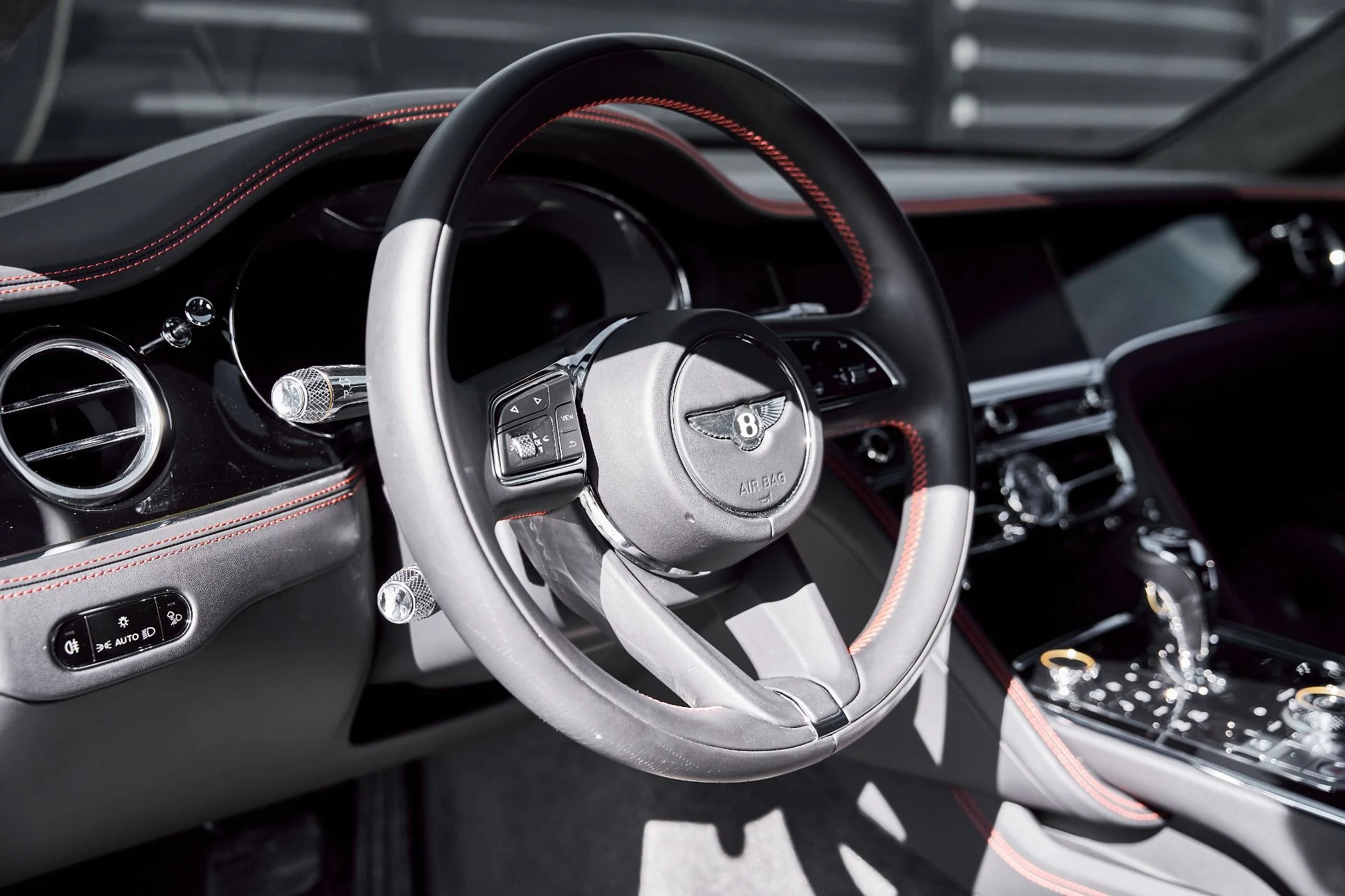 mph036_3723037862_Used_2023_Bentley_Flying_Spur_S_1770950671_ac3d8f1e3a