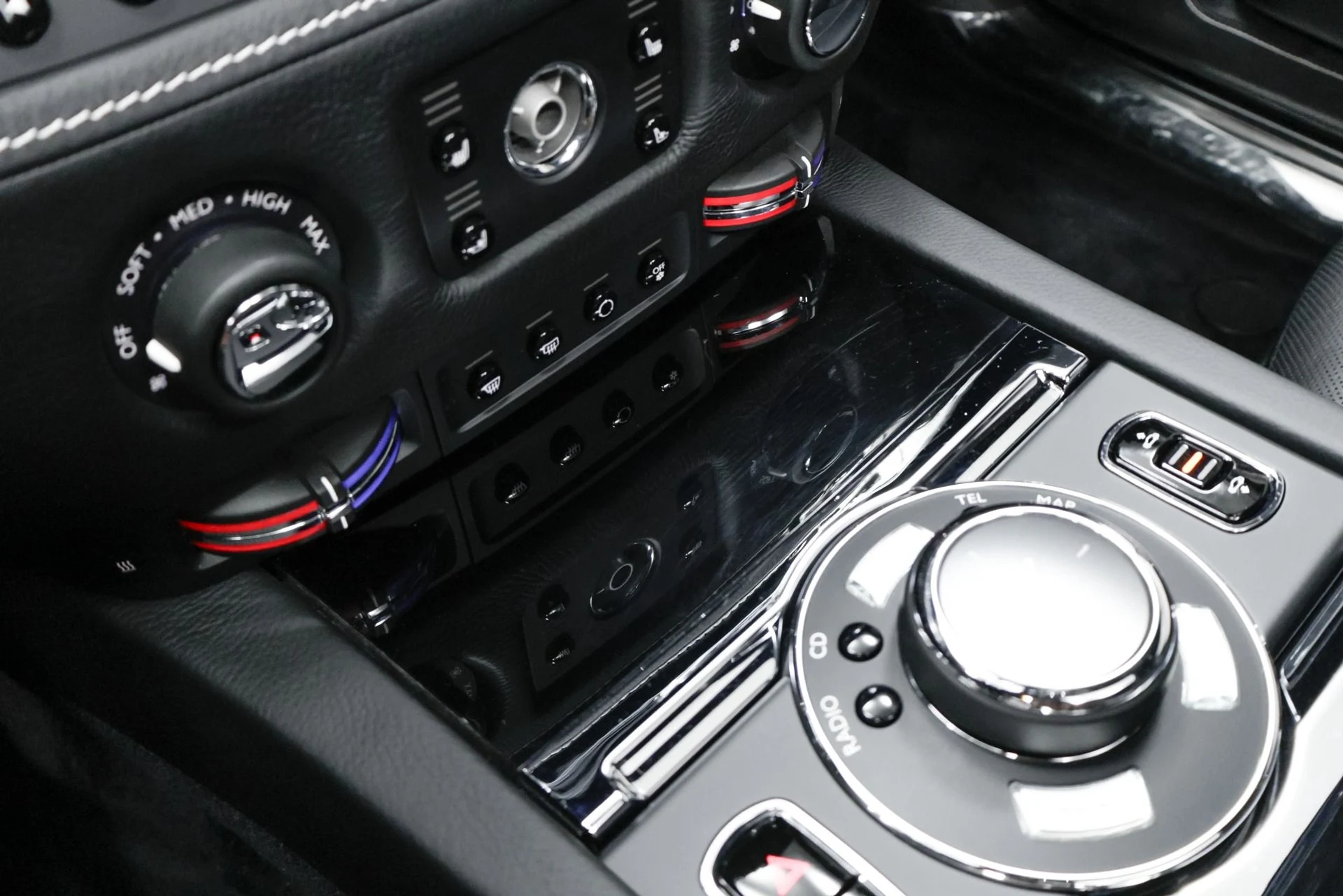 mph036_372541295_Used_2016_Rolls_Royce_Ghost_Base_1761576592_2cb5a938bf