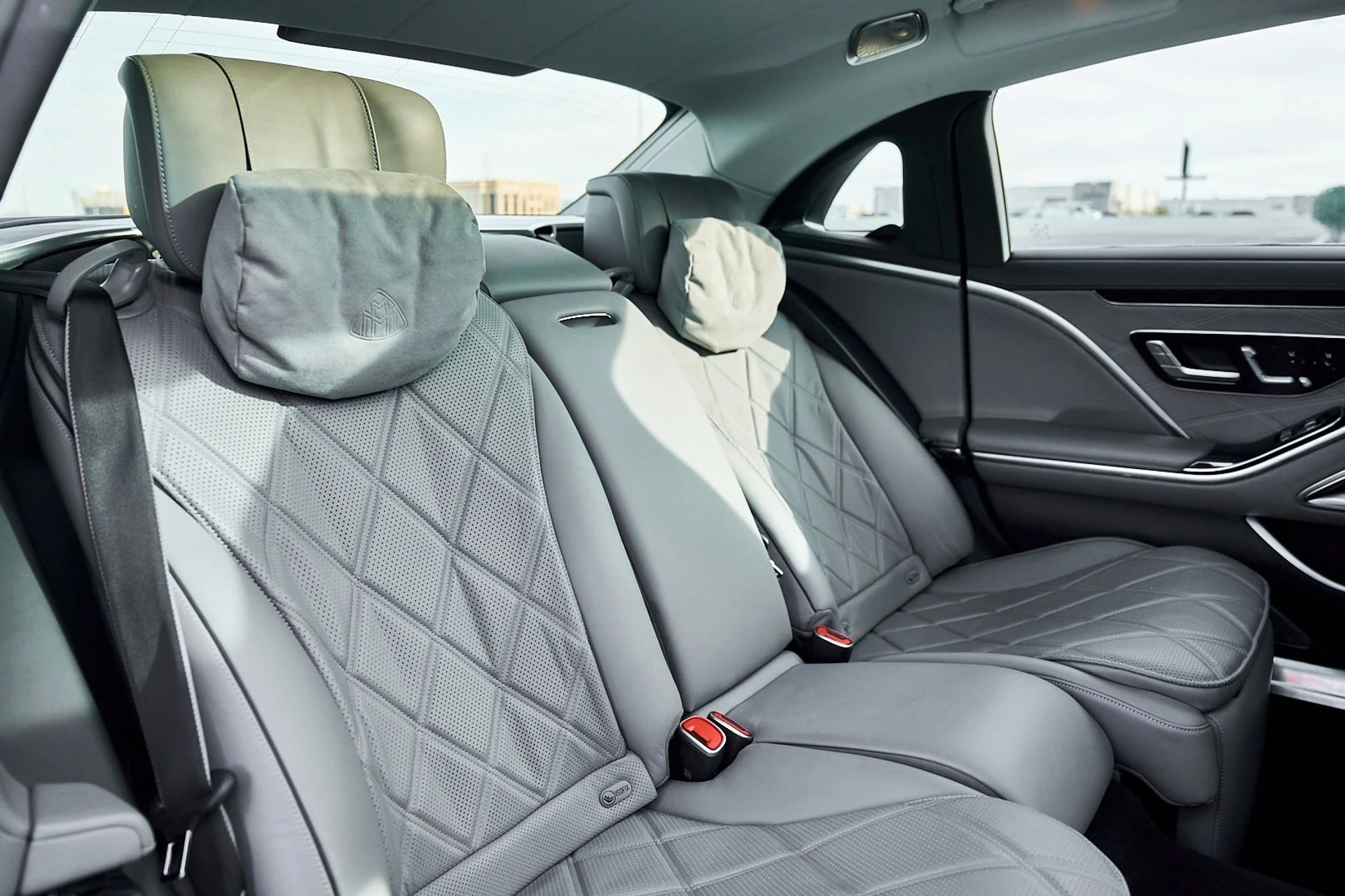 mph036_3726426522_Used_2021_Mercedes_Benz_S_Class_Maybach_S_580_1771643107_6daf5082a4