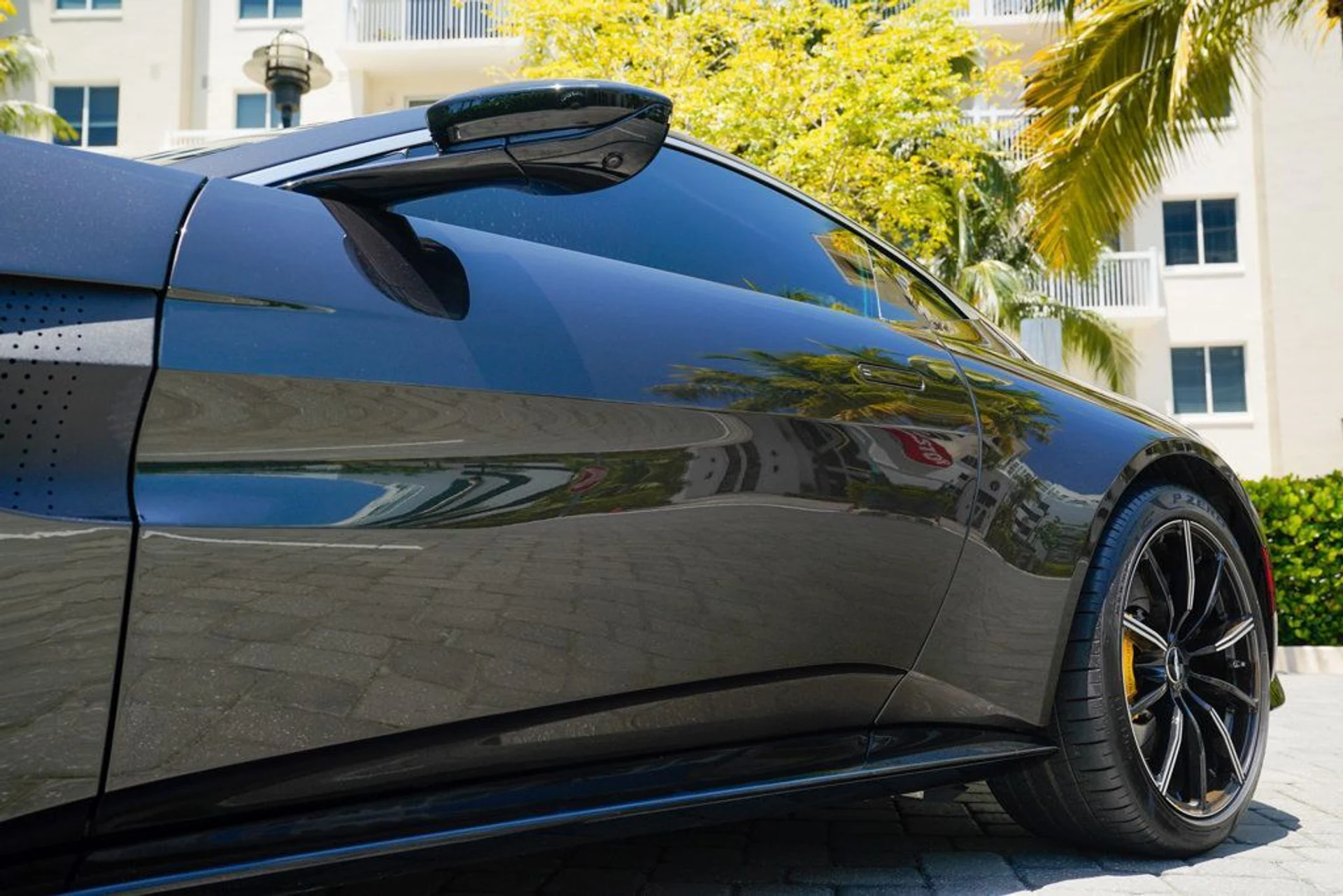 mph036_3727215340_used_2021_aston_martin_vantage_coupemanual_14354_22900621_37_1024_9f21d68dfd