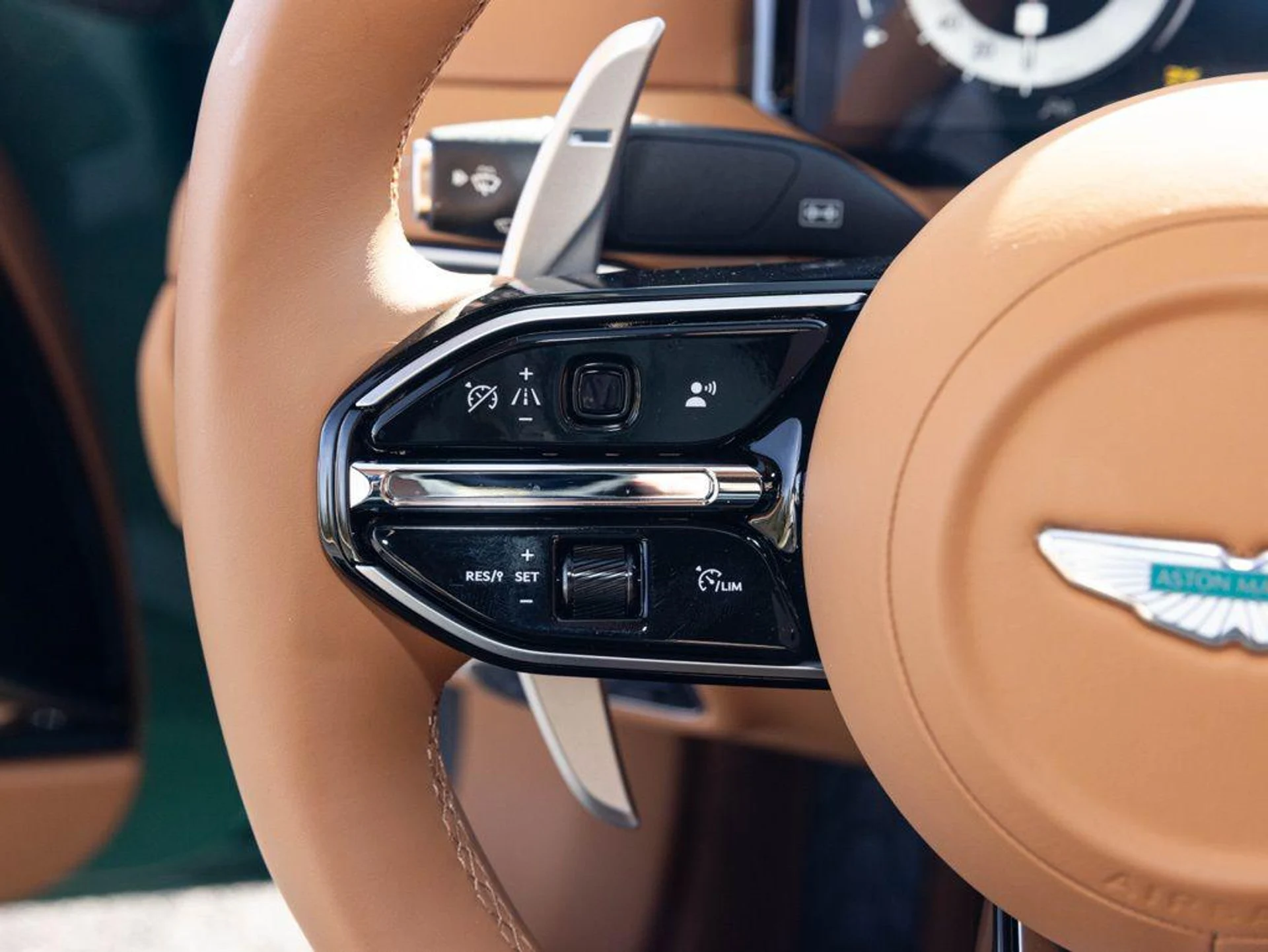 mph036_3746554341_490082365_69739500a0290c7e6cdf607c_9244bd5afe