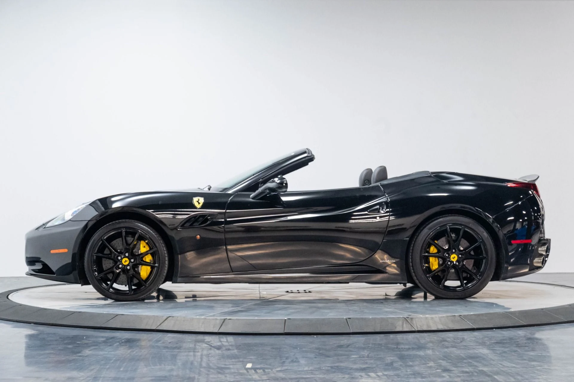 mph036_3756958593_Used_2013_Ferrari_458_Spider_Base_1787598451_30966636b0