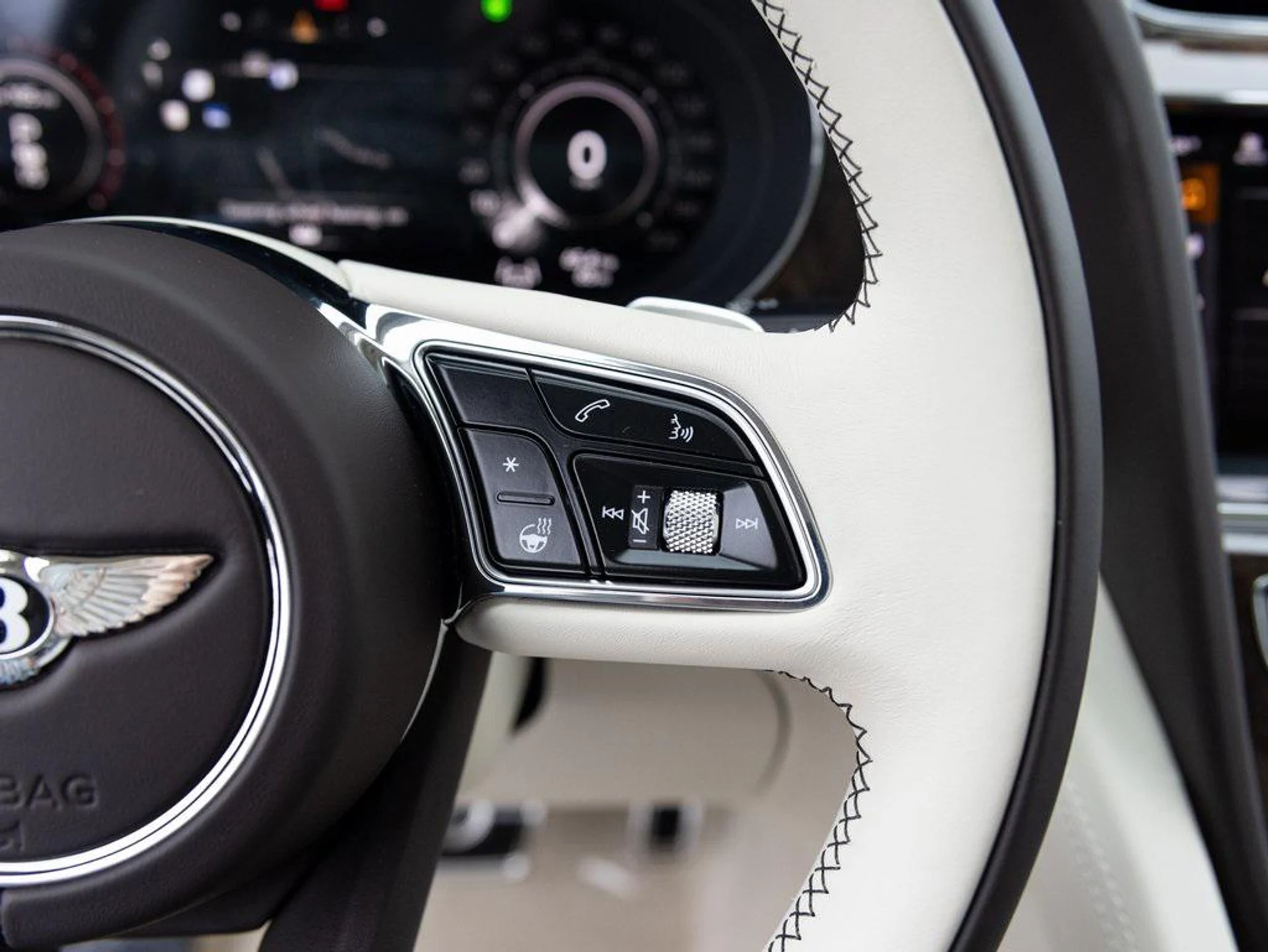 mph036_3780898785_403809831_67c233e96b5617b02de6364a_797b525cff