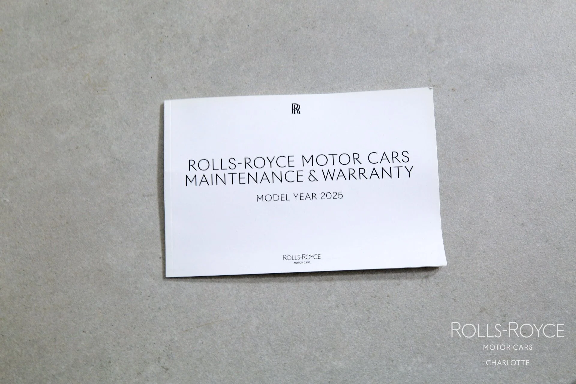 mph036_3788352700_Used_2025_Rolls_Royce_Phantom_1759509500_42da7955d1