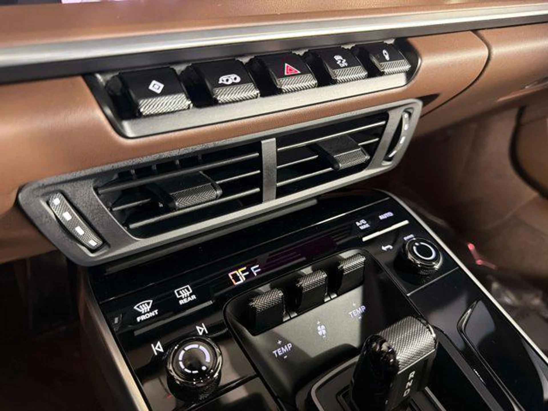 mph036_378889980_U_Xin_W_Jhi_409d_LKD_Hs_YFO_4r_Uwcc_8ce0138b7a