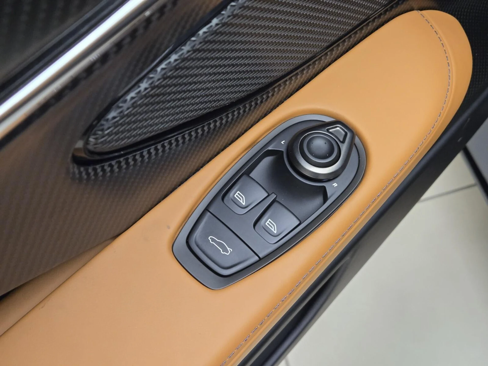 mph036_3811338076_New_2026_Aston_Martin_DB_12_1769062398_9c09b1cc69