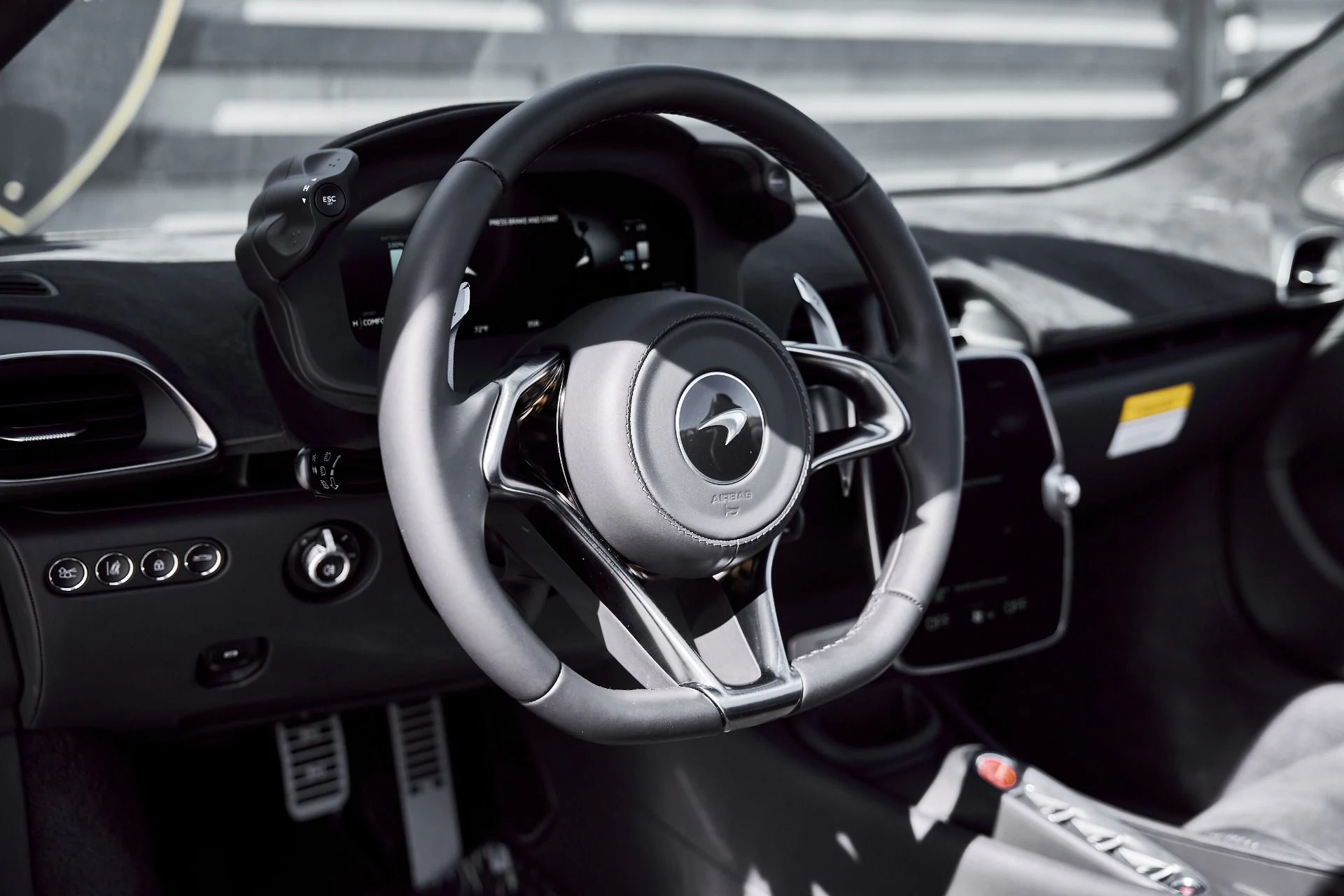 mph036_382933869_Used_2025_Mc_Laren_Artura_Performance_1772246910_3b6ba650c3