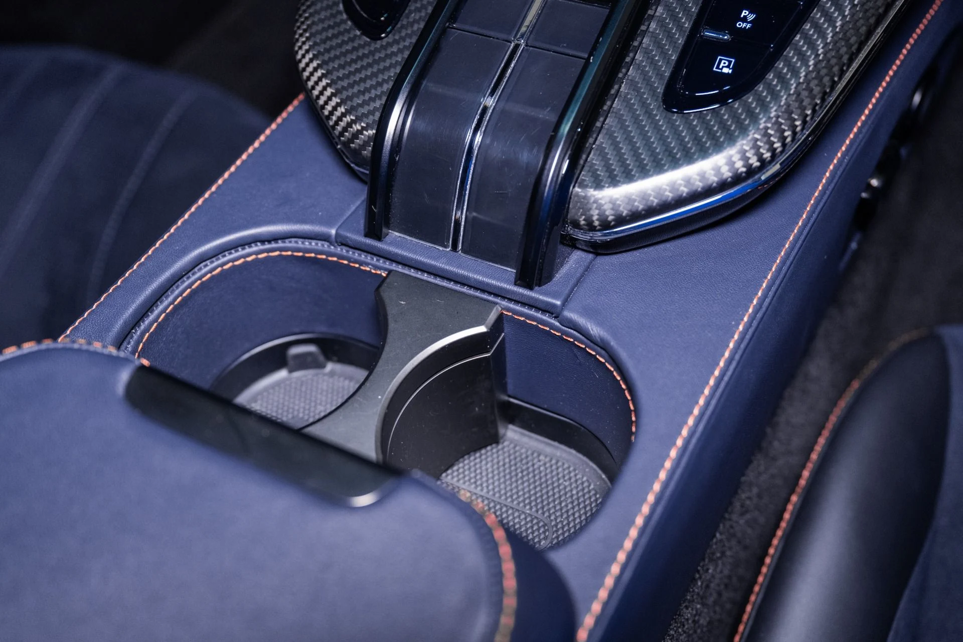 mph036_3835481889_Used_2025_Aston_Martin_Vantage_1754335114_da38c07b08