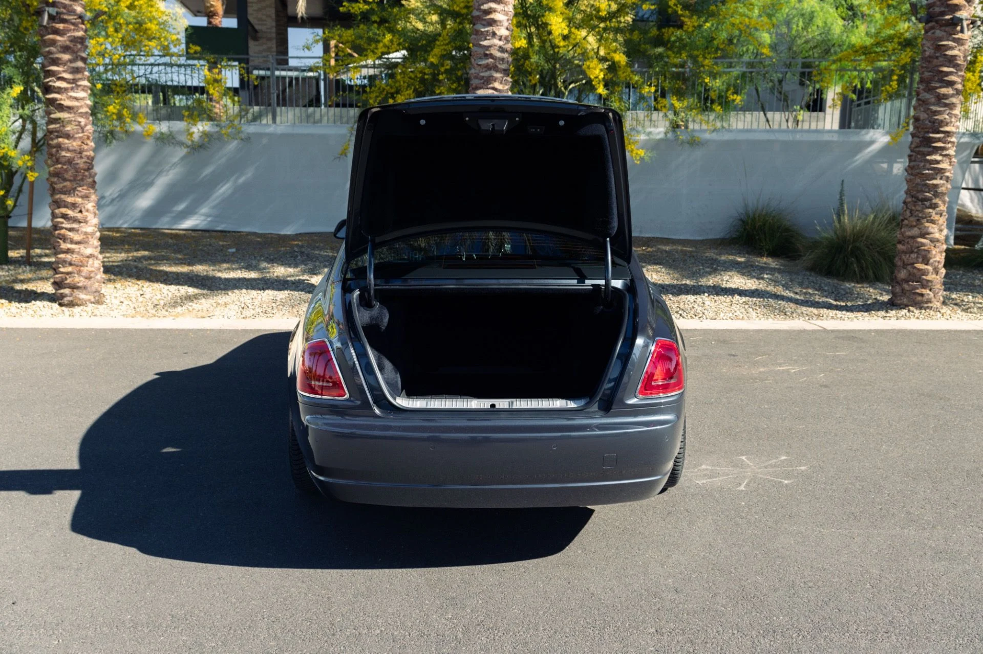 mph036_385231946_Used_2017_Rolls_Royce_Ghost_1774727233_7276ccaef8